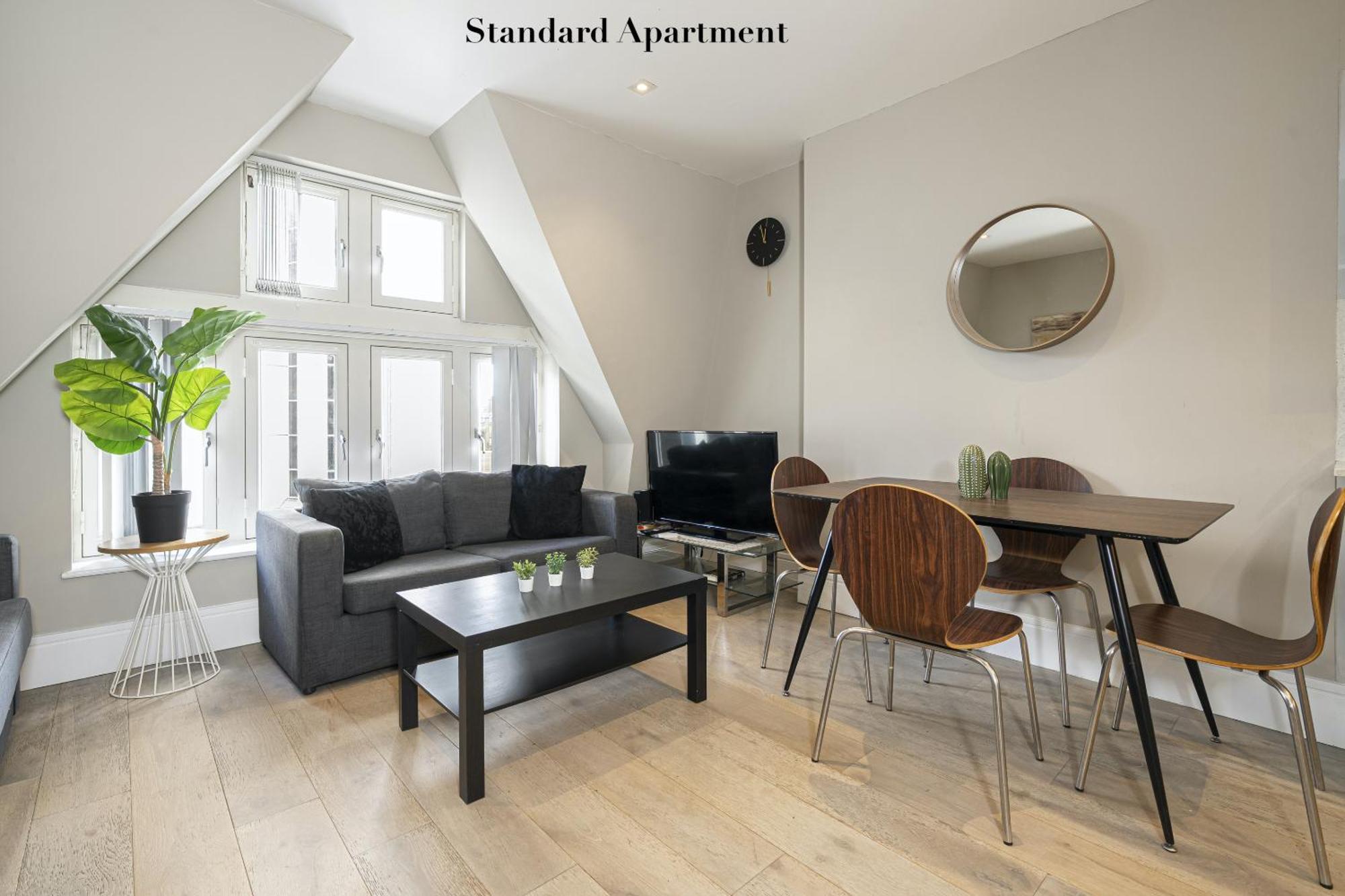 Superb Opposite Edgware Road Station Londen