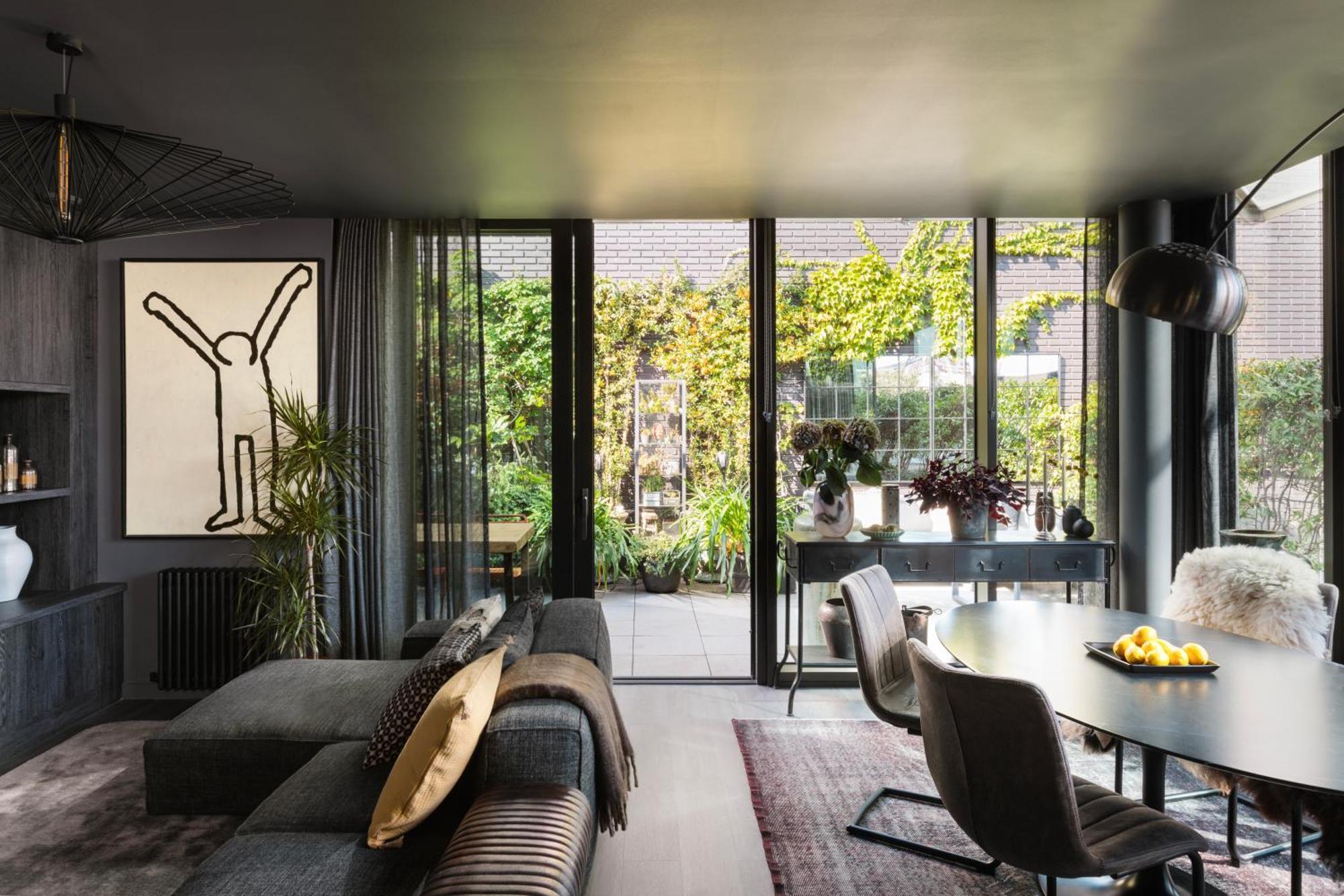 Apartment Luxurious Penthouse, Expansive Wrap-around Terrace London