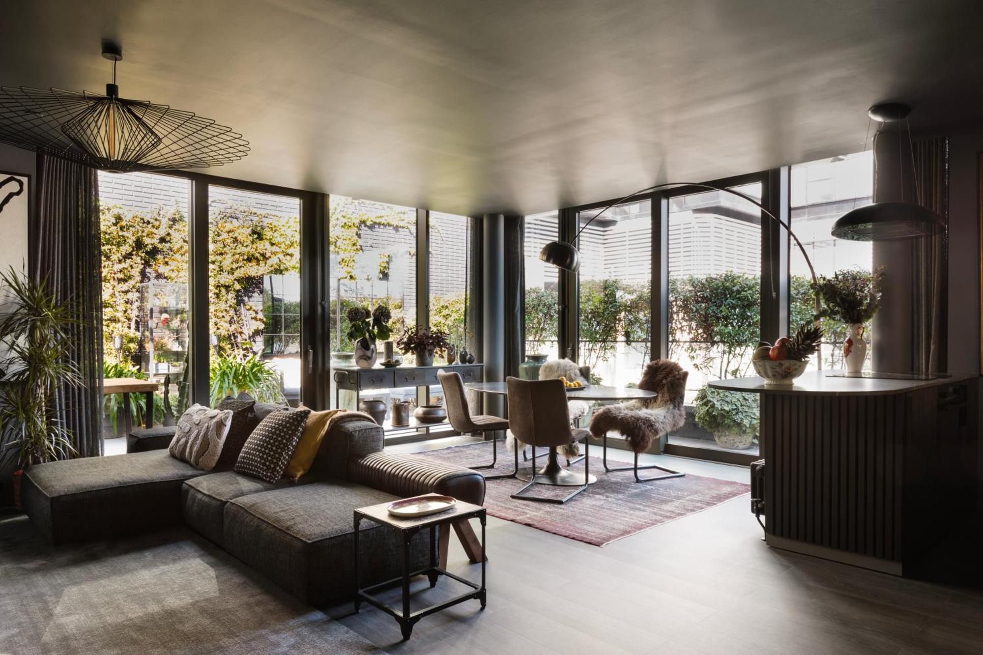 Apartment Luxurious Penthouse, Expansive Wrap-around Terrace