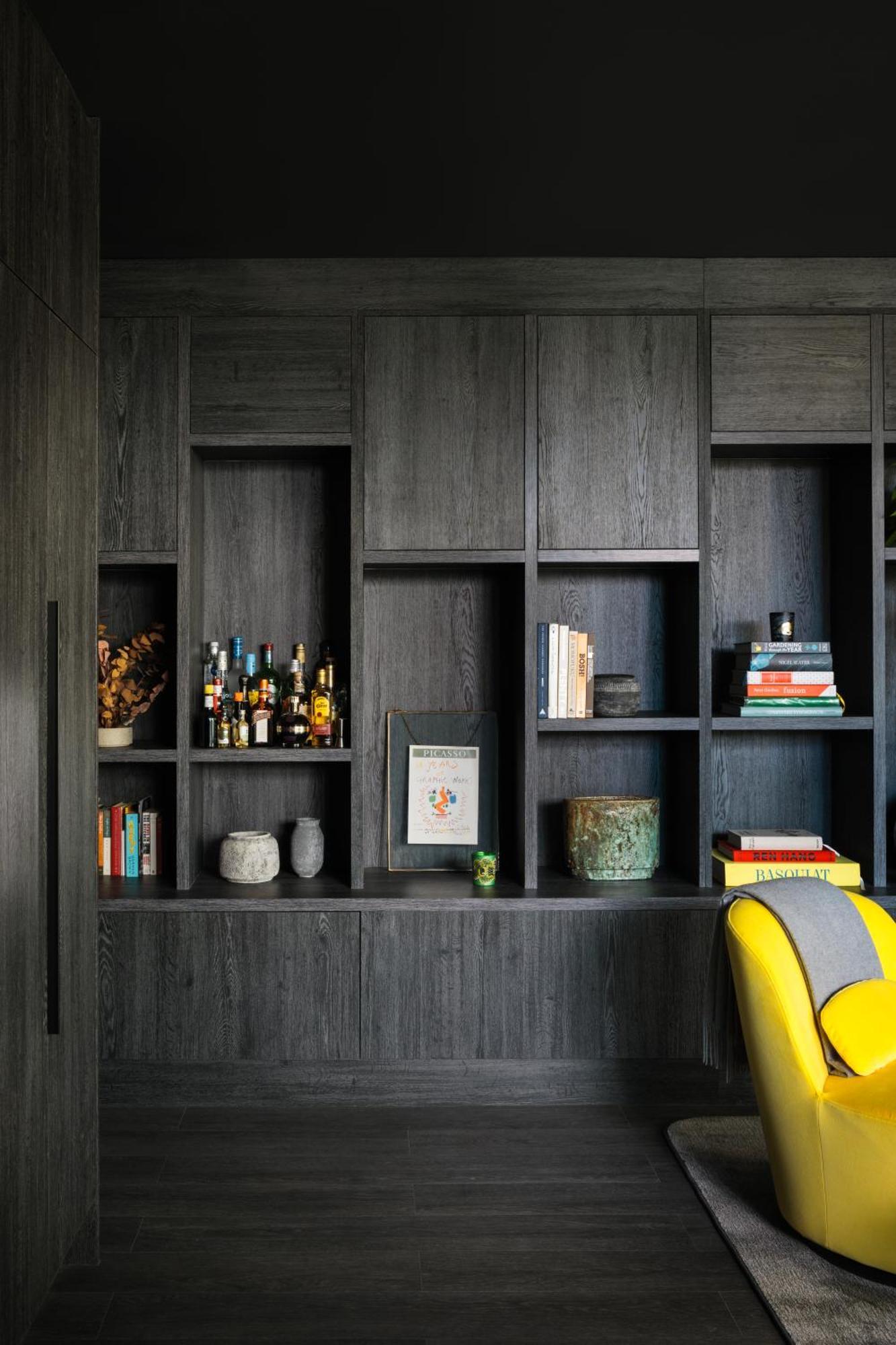 Luxurious Penthouse, Expansive Wrap-around Terrace Apartment *