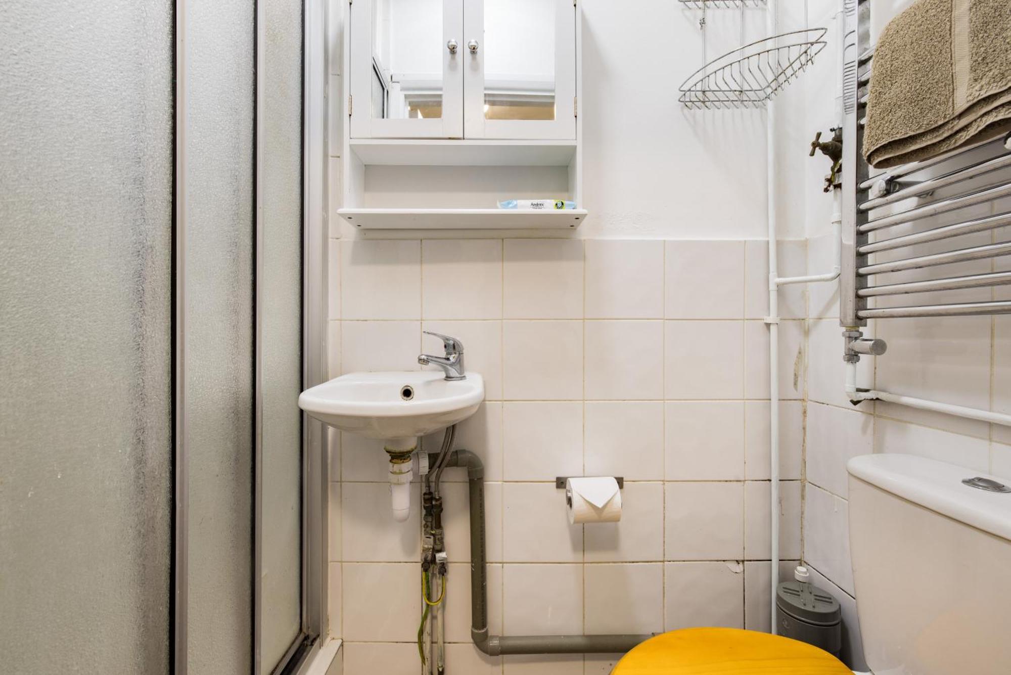 1bd Near Olympic Park, East * Londen