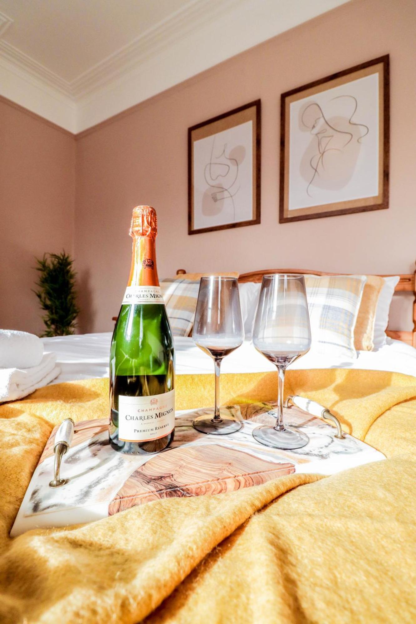 Сasa de vacaciones Stunning 5 Bed House In Clapham - Free Wifi! *