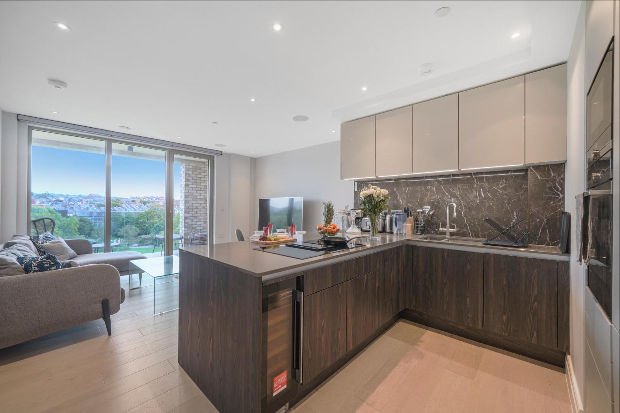 Utopian 3 Bedroom Kilburn * Londen