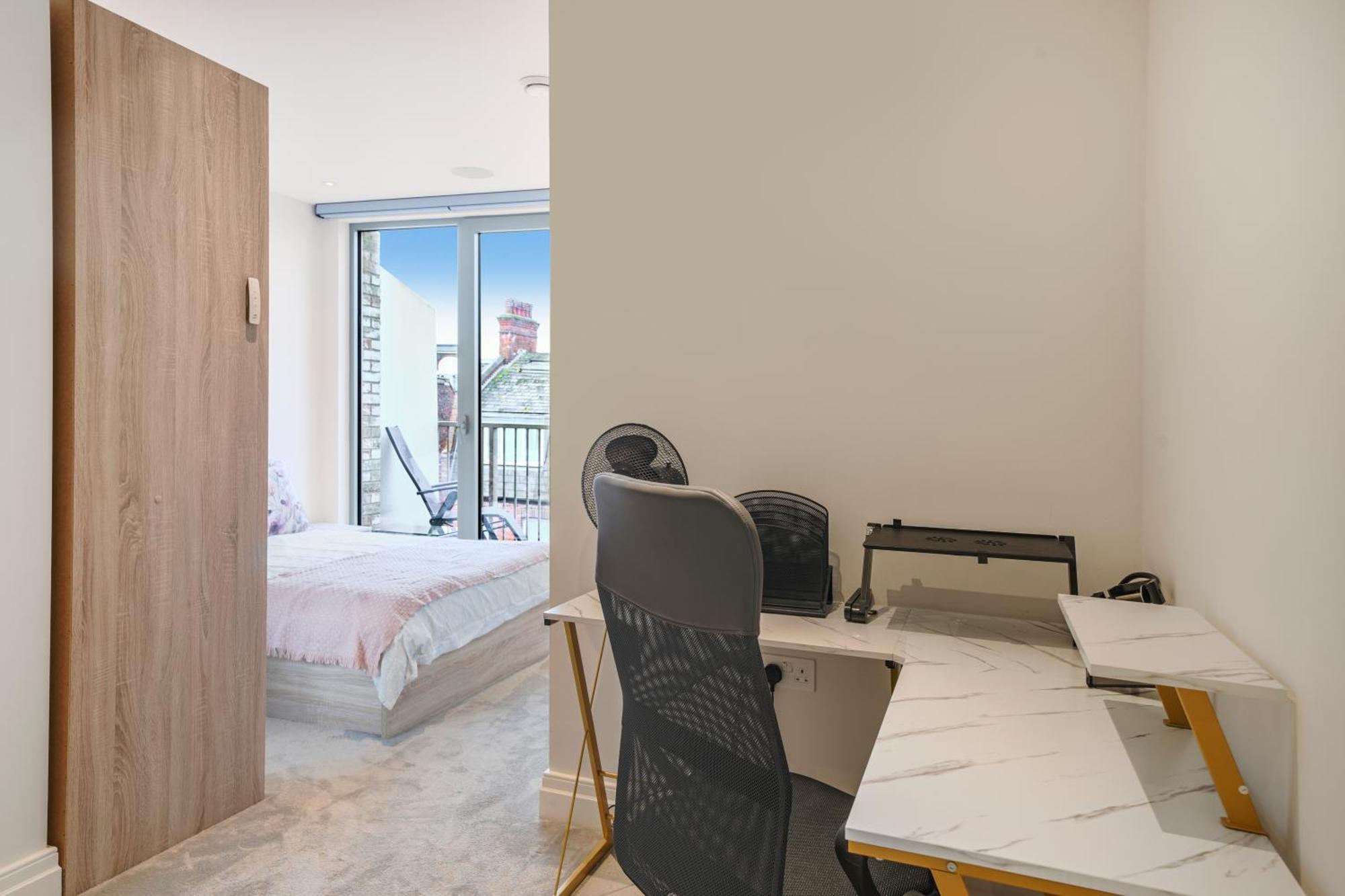Utopian 3 Bedroom Kilburn Appartement *