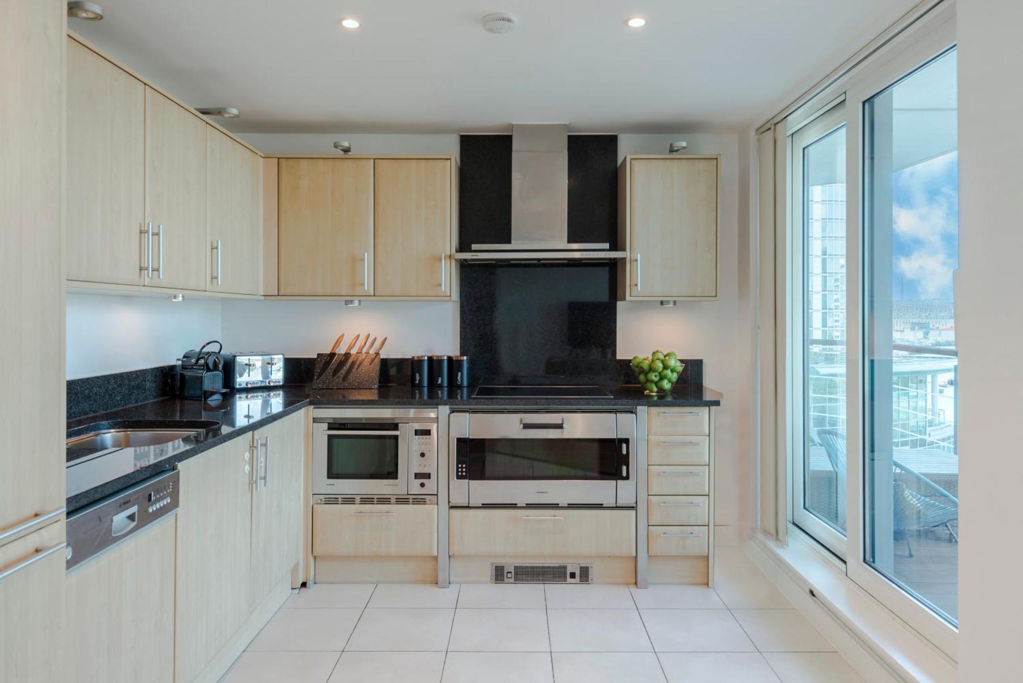 Thames View In Town! Large Luxxe Nomad Design Family Appartement Londen