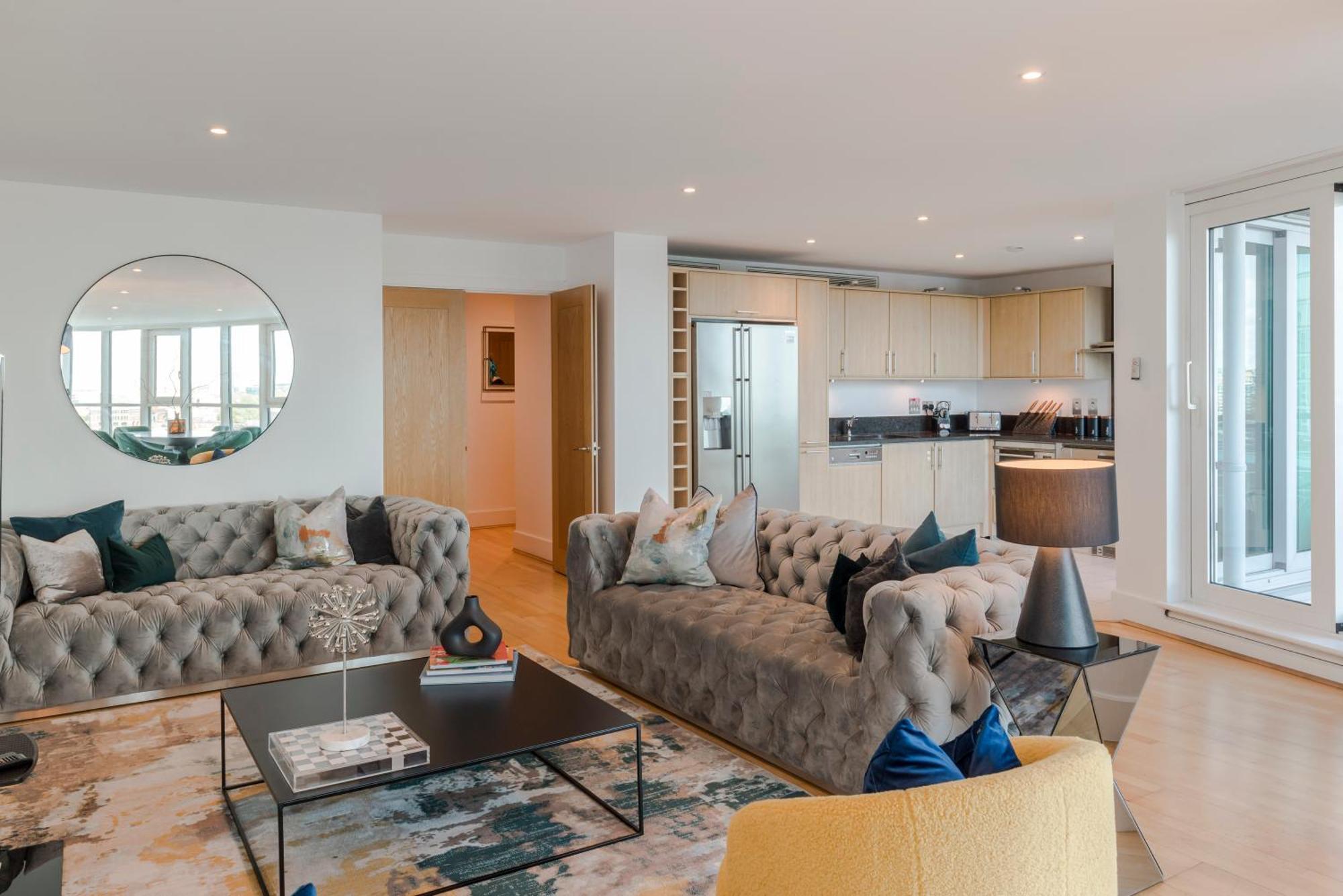Thames View In Town! Large Luxxe Nomad Design Family Appartement *