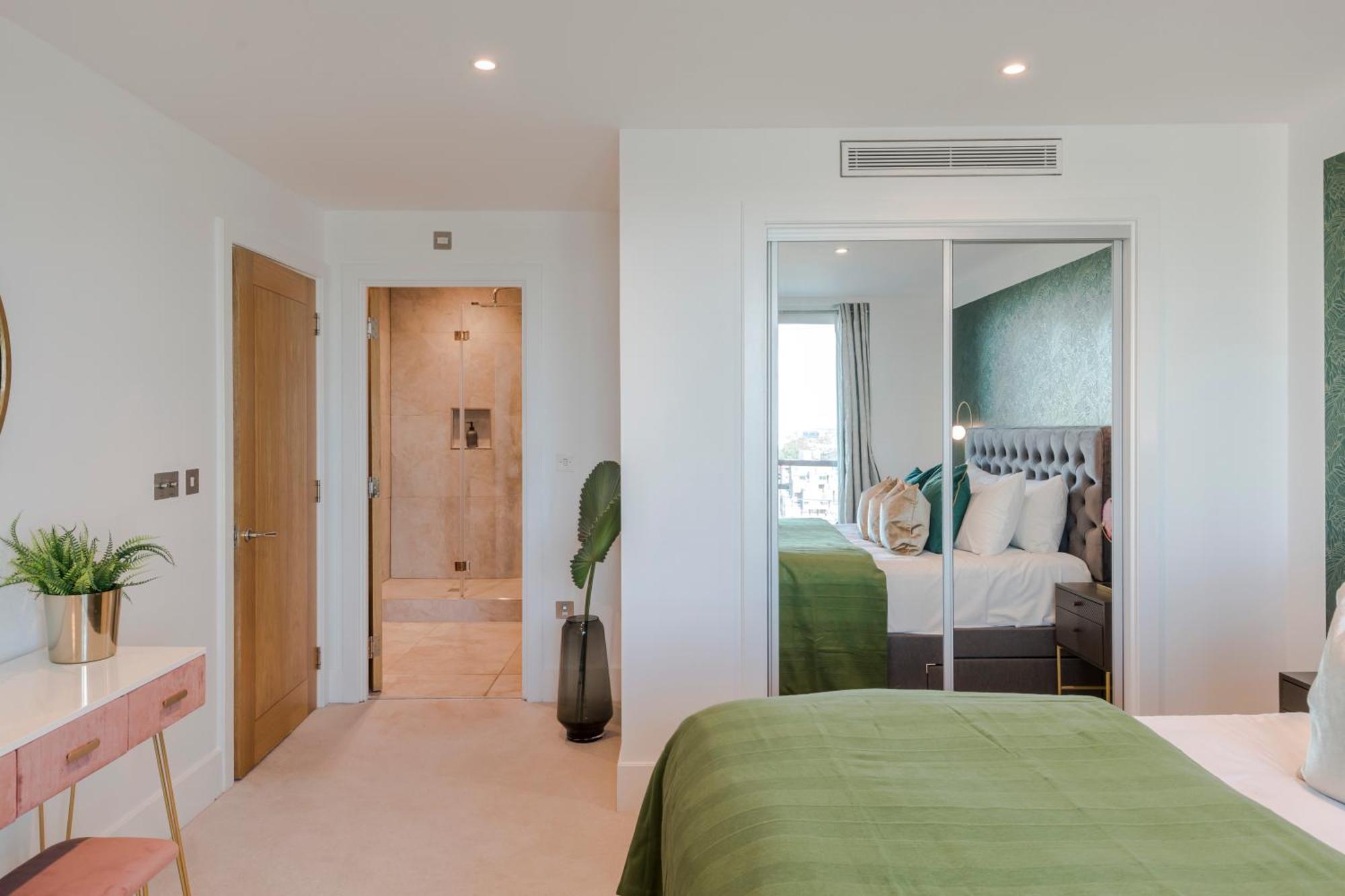 Thames View In Town! Large Luxxe Nomad Design Family Appartement Londen