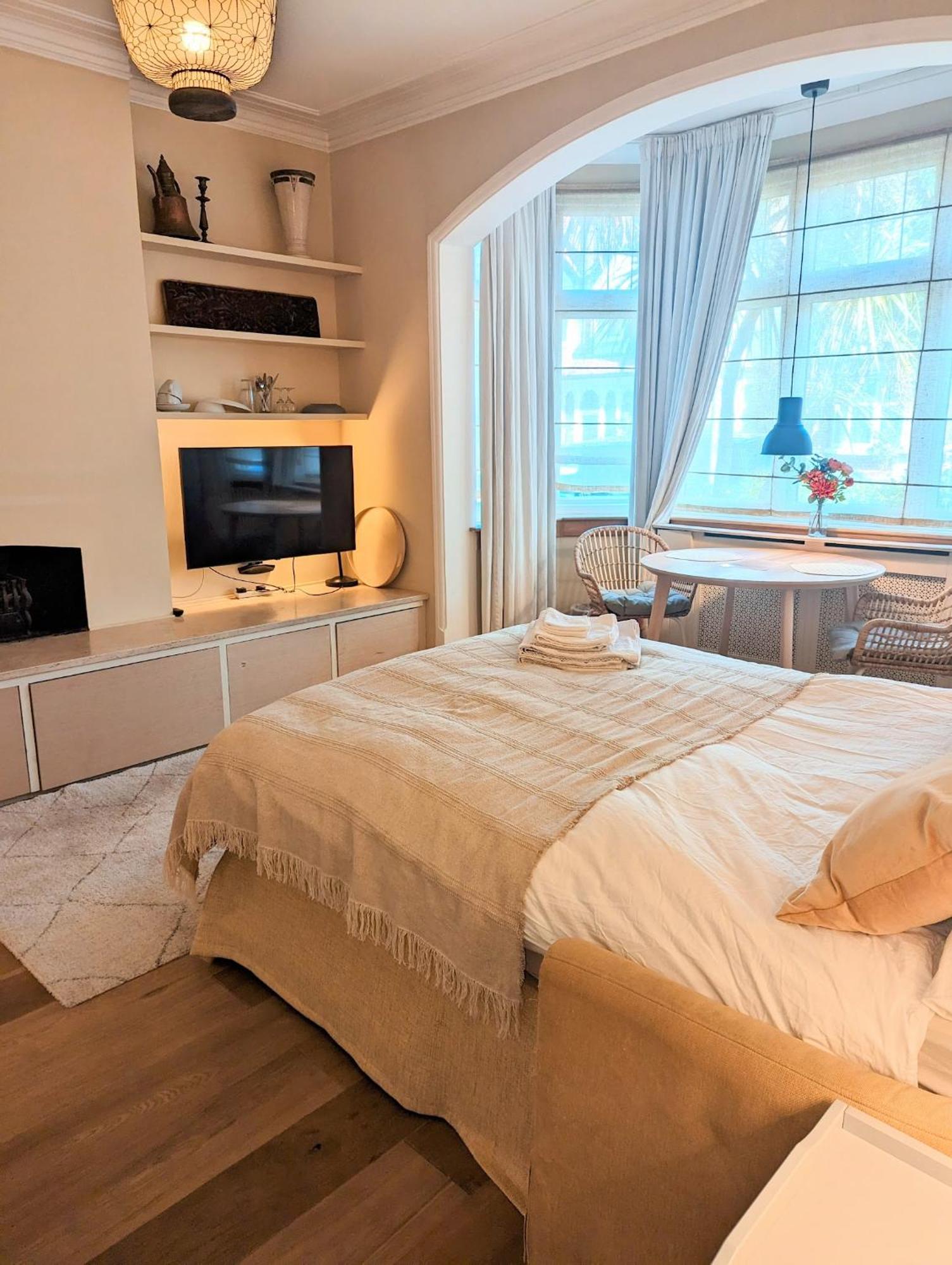 Brookview Guest house 3*