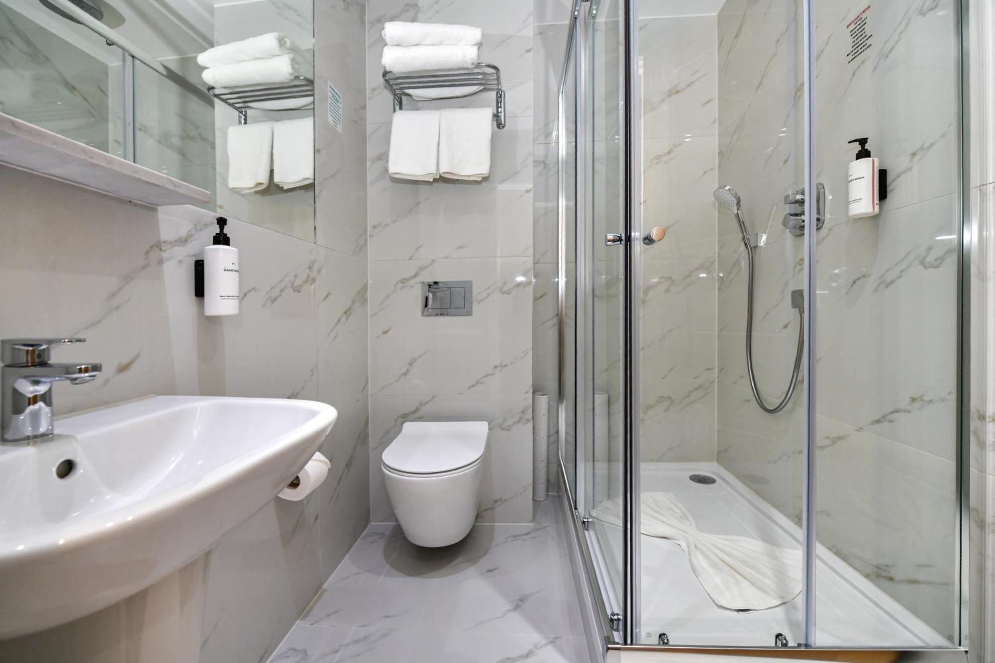 Queens Park Premier Hyde Park 4* London