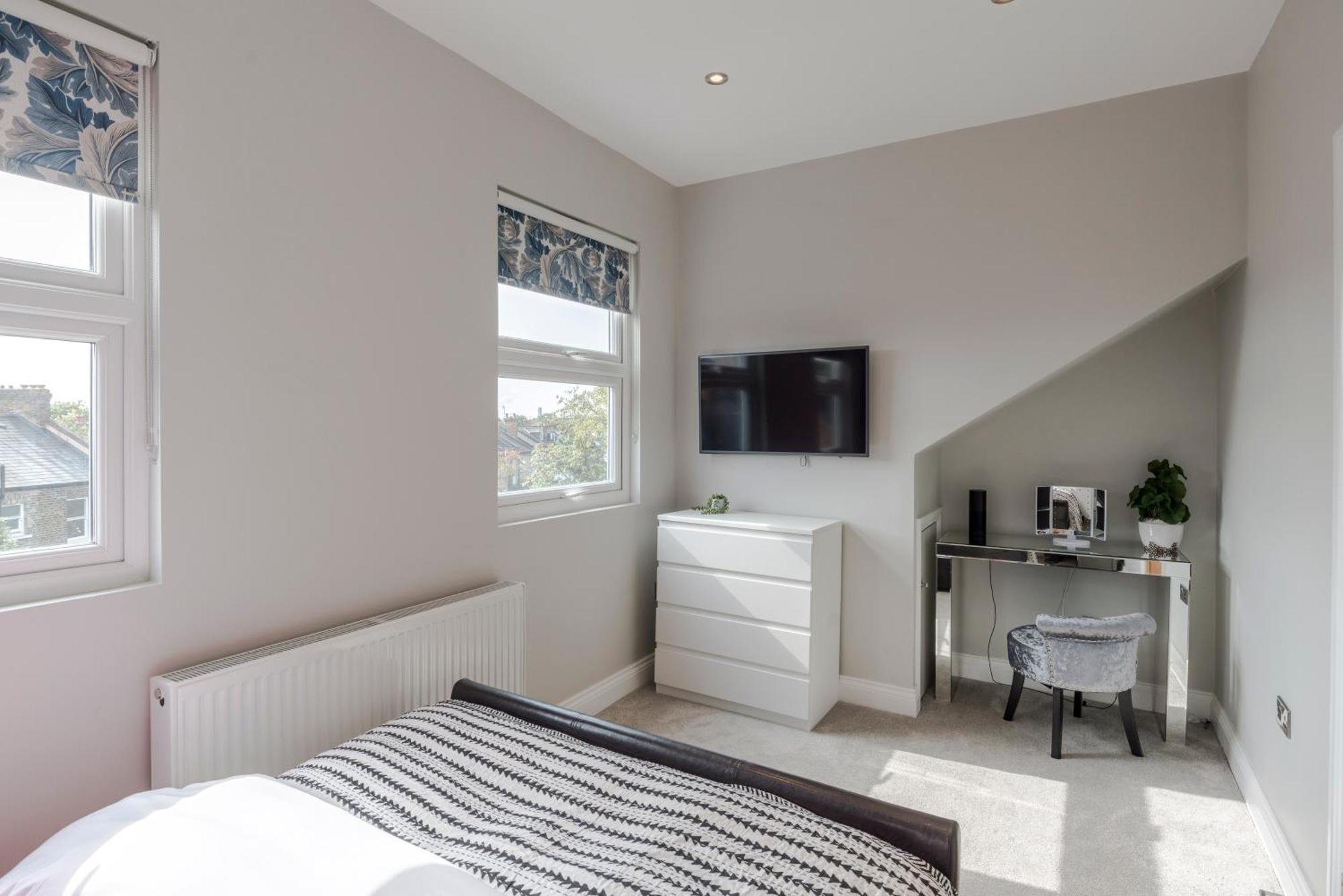 Stunning 3 Bed Duplex In The Heart Of West Hampstead Apartment