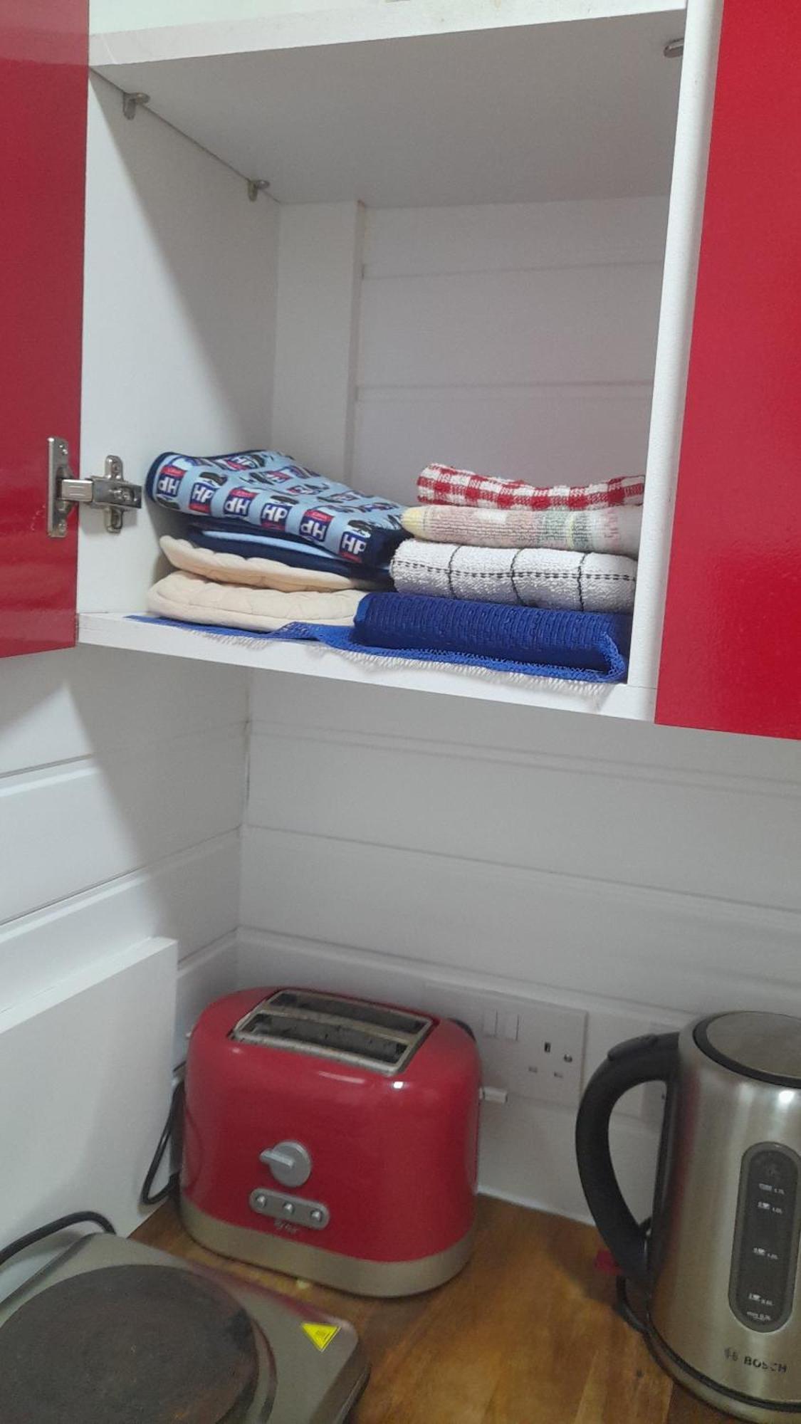 Private Extension With Bathroom And Kitchen Apartment London