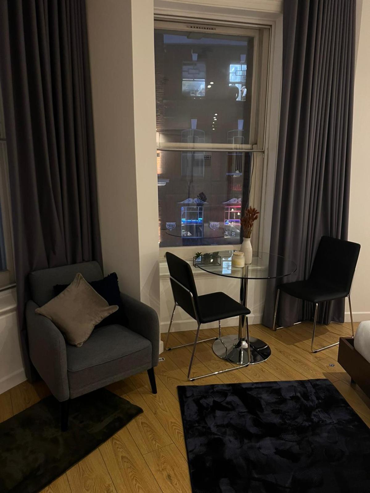 Tranquil 1 Bedroom Retreat In Piccadilly Vr4 * London