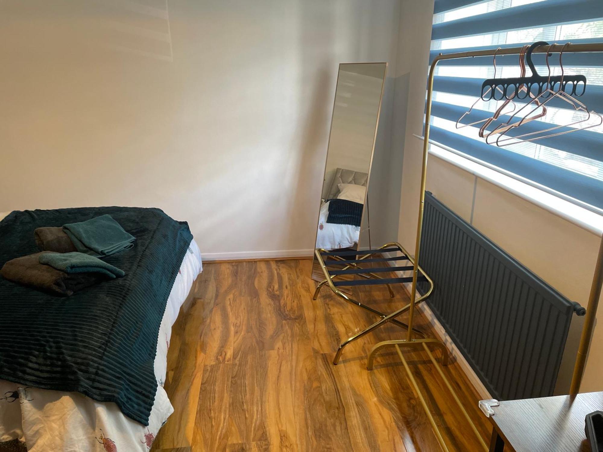 Elegant 2 Bedroom Flat In Chiswick Near Tube Stations Appartement