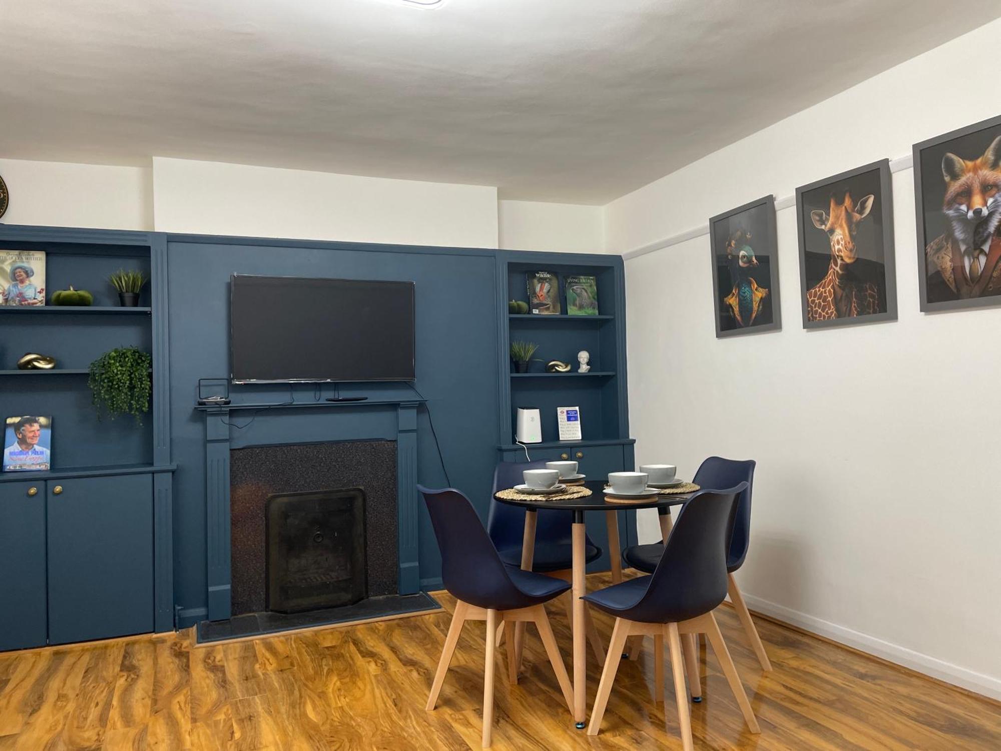 Elegant 2 Bedroom Flat In Chiswick Near Tube Stations Appartement Londen
