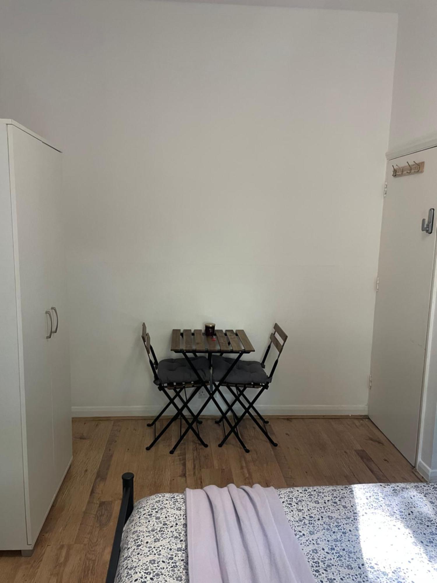 Contemporary Private Near Central *