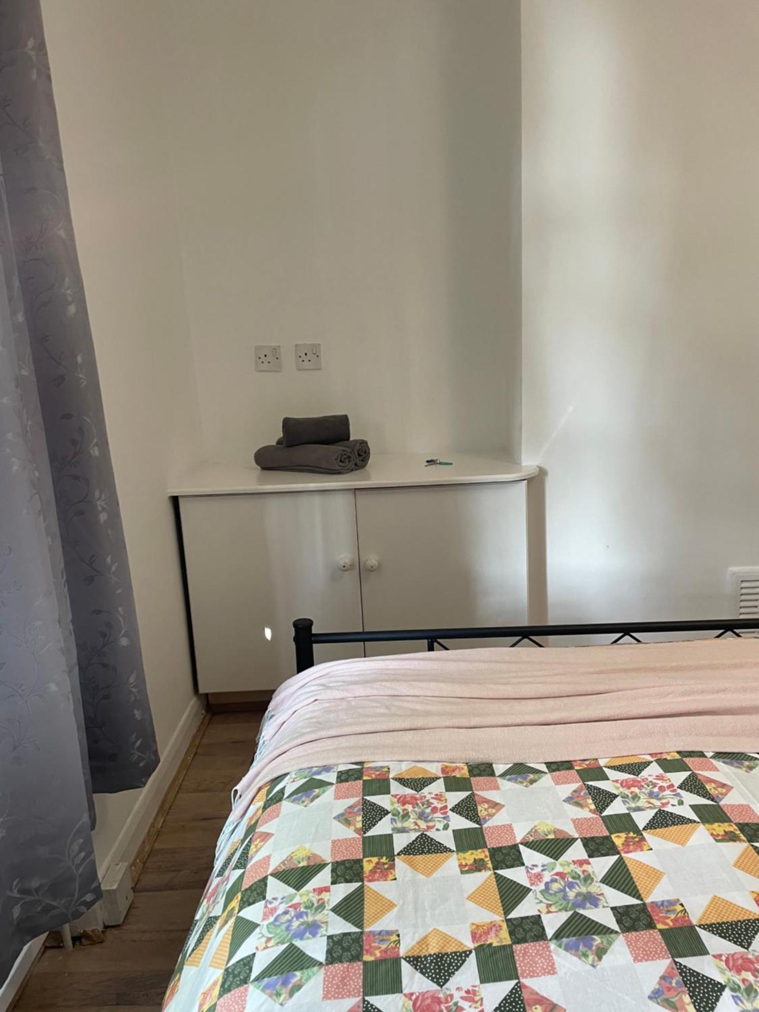 Contemporary Private Near Central London
