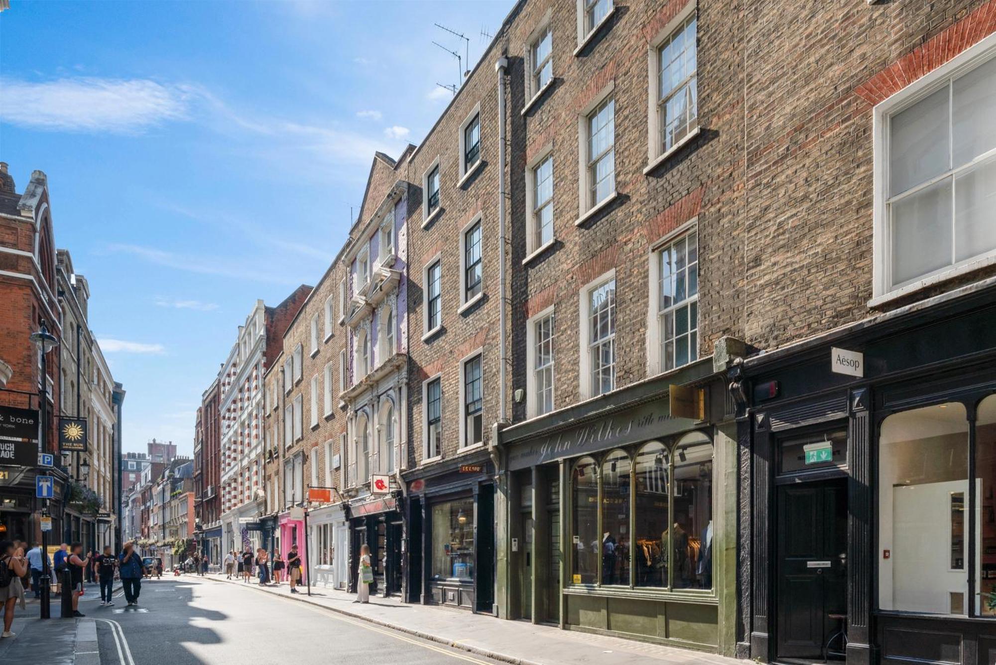 Beautiful One Bedroom In Soho Appartement Londen