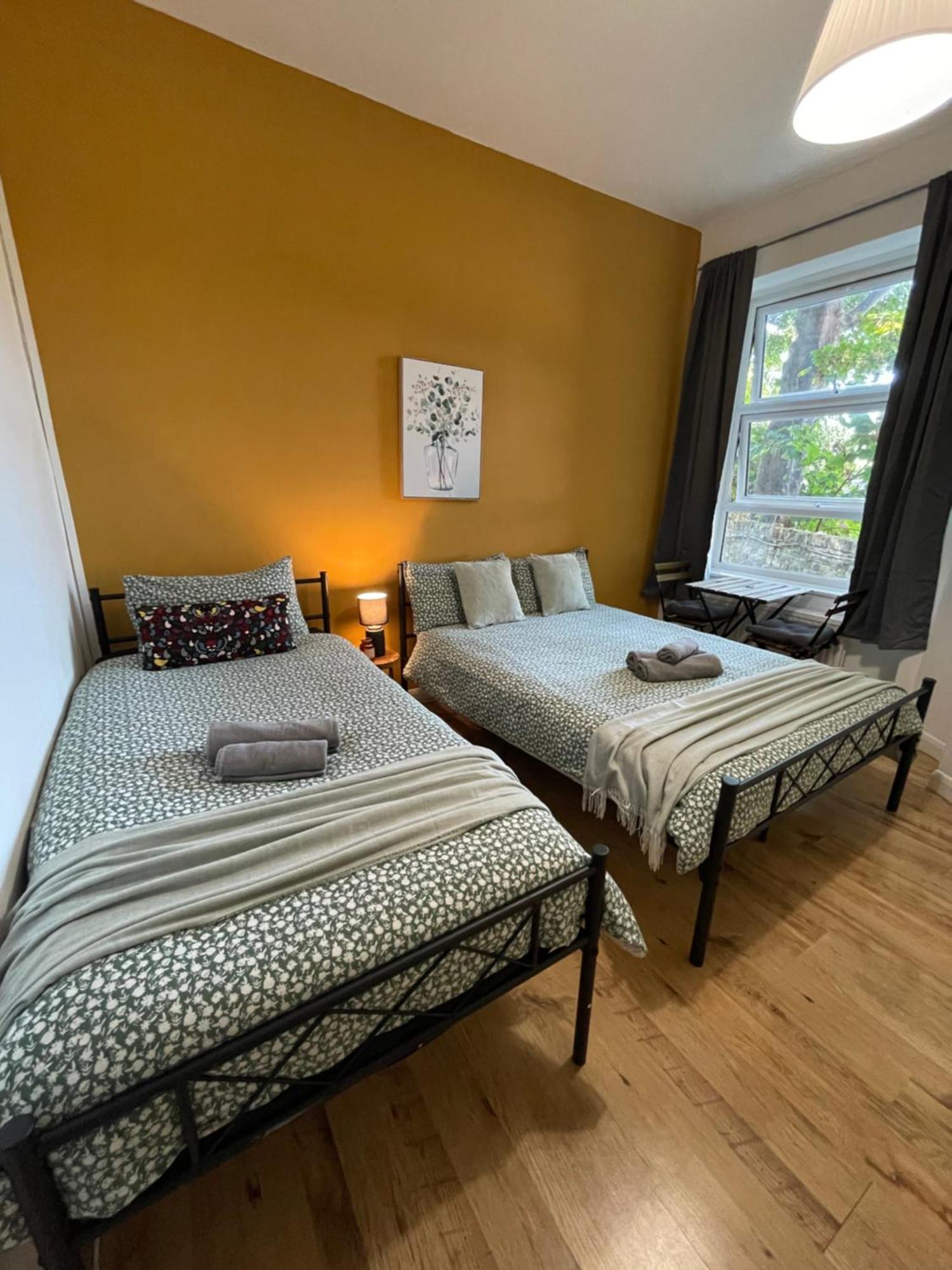 Contemporary Private Near Central Privatunterkunft *