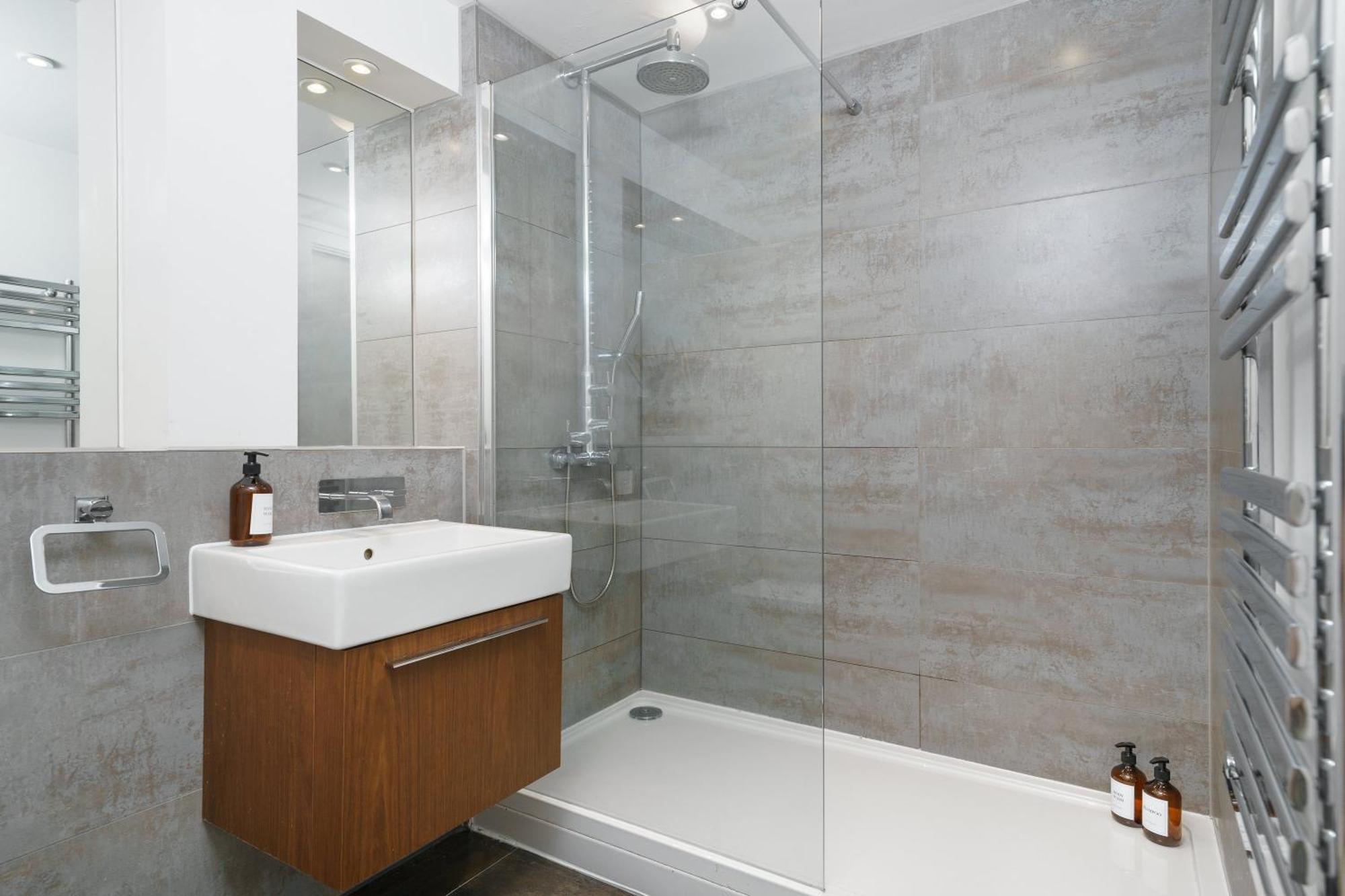 Trafalgar Sq 1 Bedr, 3 Beds Sleeps 6 Appartement *