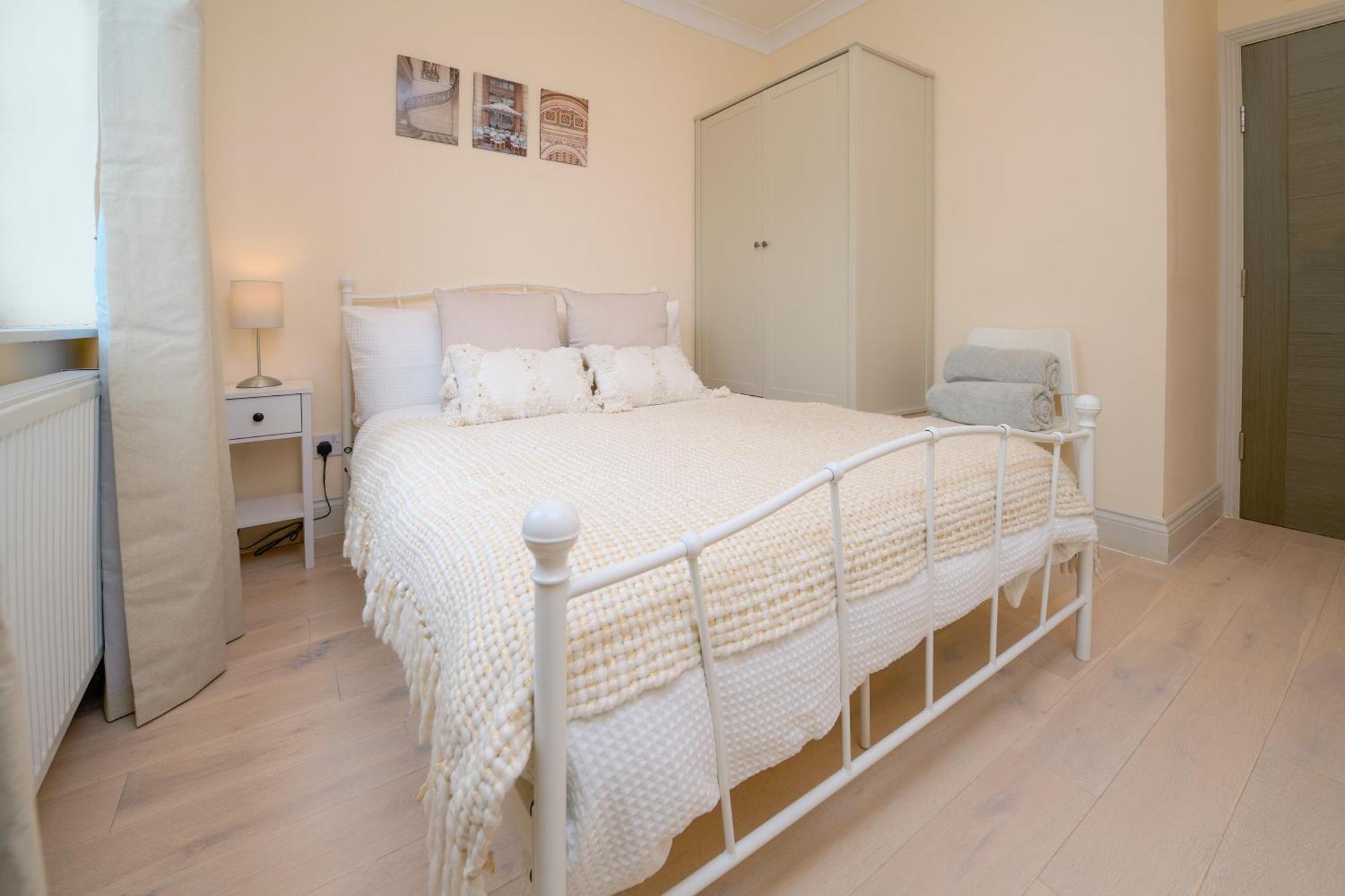 Holiday home Stylish 4bed 2 Bath, Nw Large London