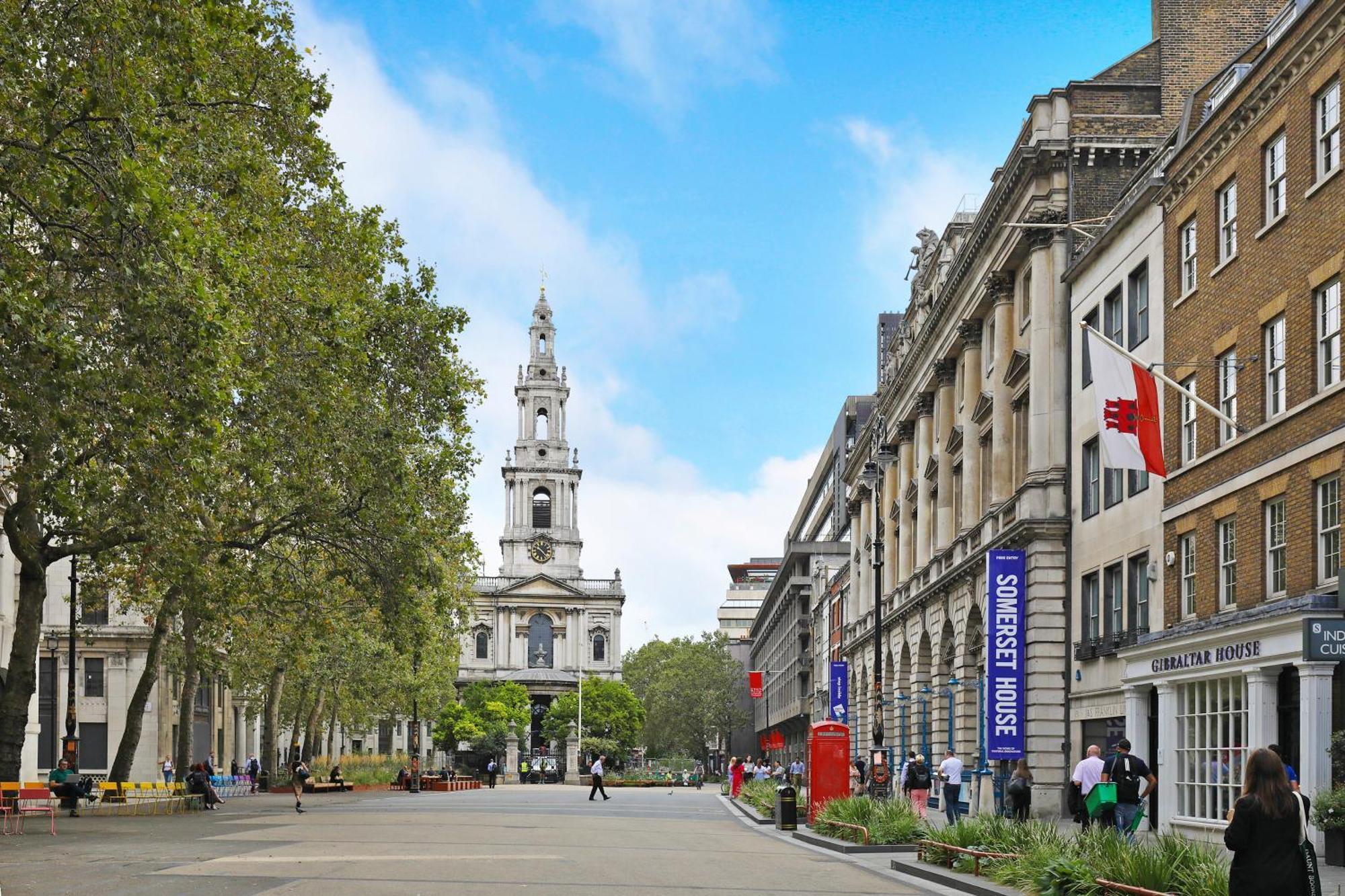 Covent Garden Superior Two Bedroom Aparment On * London