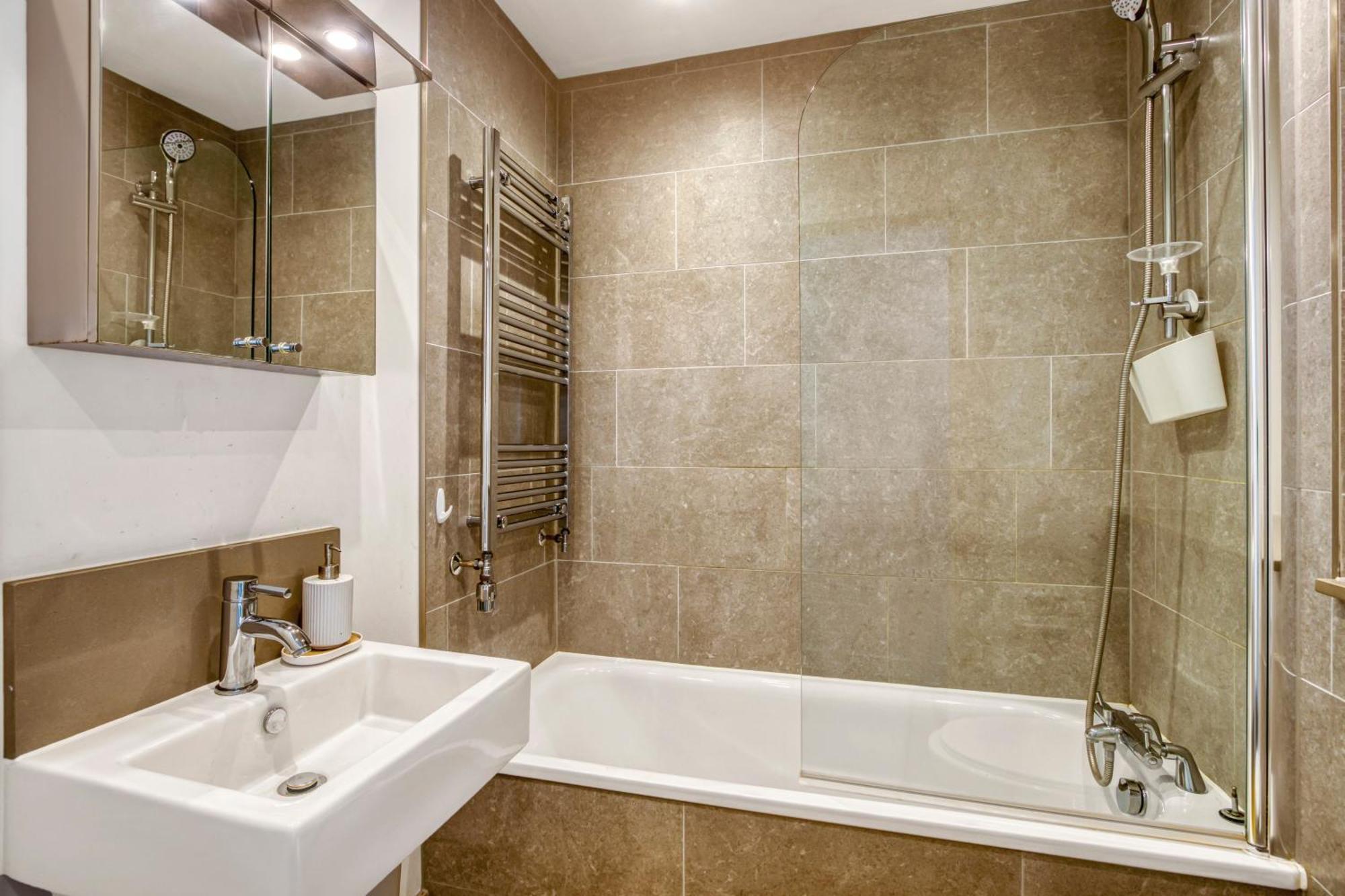 Apartment Modern Penthouse In Wembley *