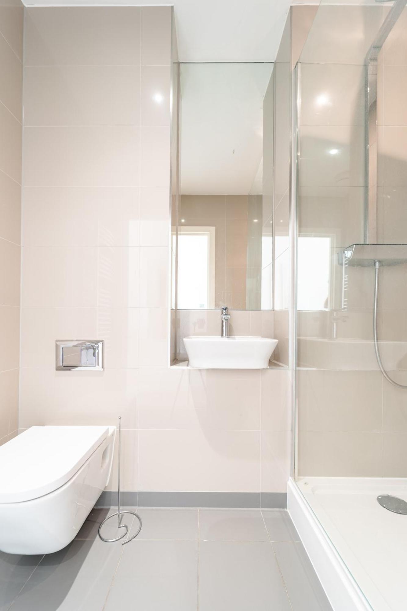 Greenwich Station Suite: Luxury 2-bed With Playstation Apartment London
