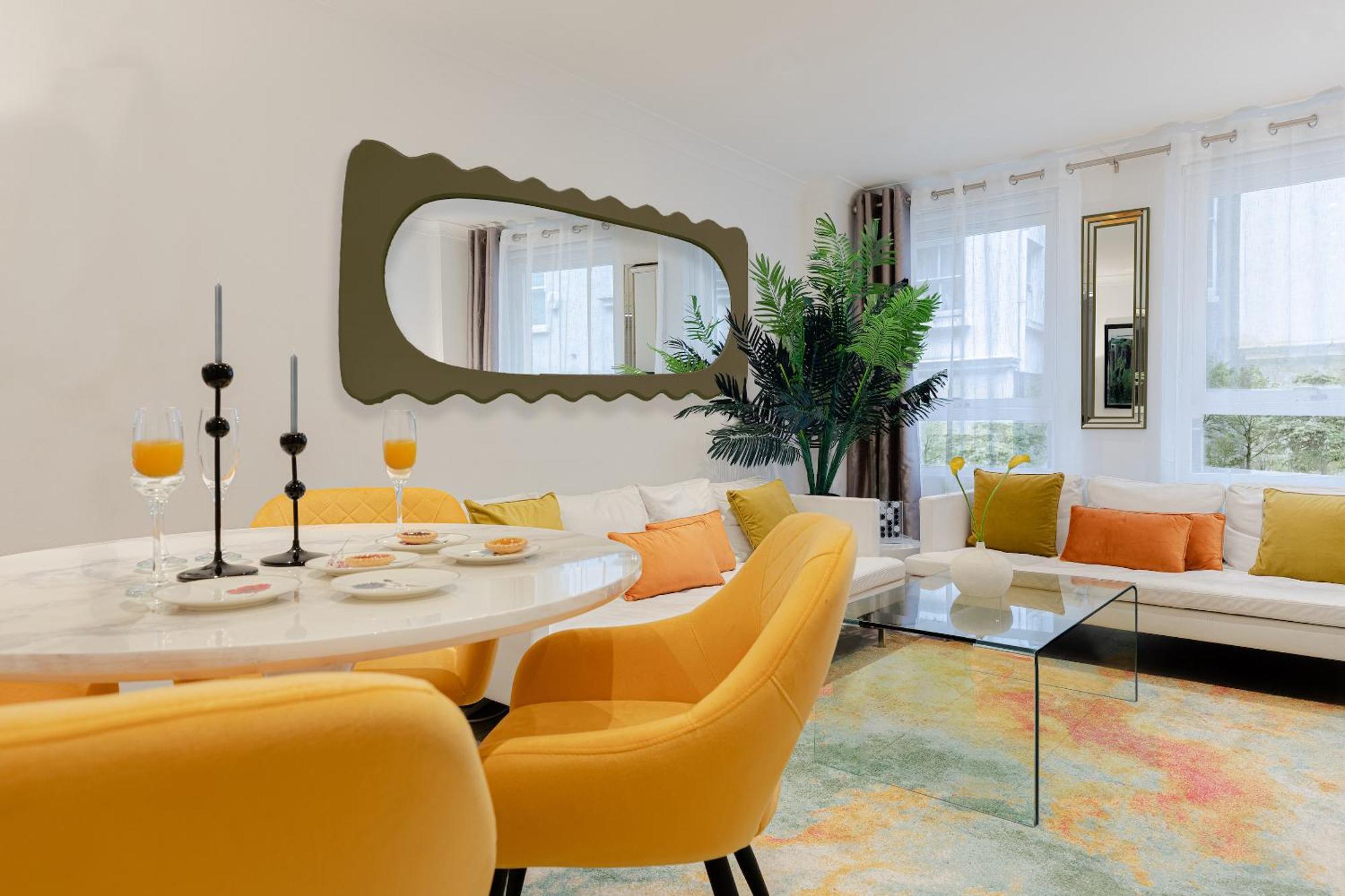 Explore The Exquisite West-end From A Harrods Family And Couple Apartment *