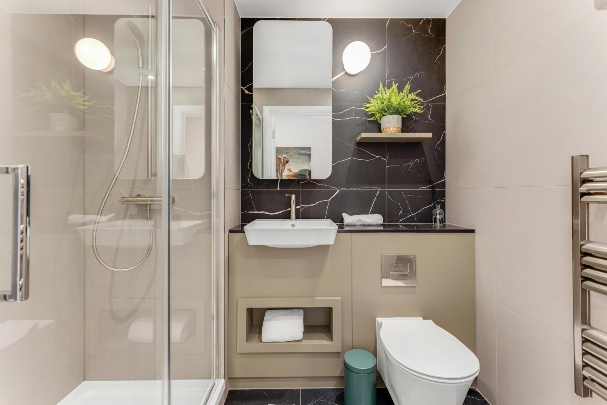 Urban Luxe Retreat Apartment *