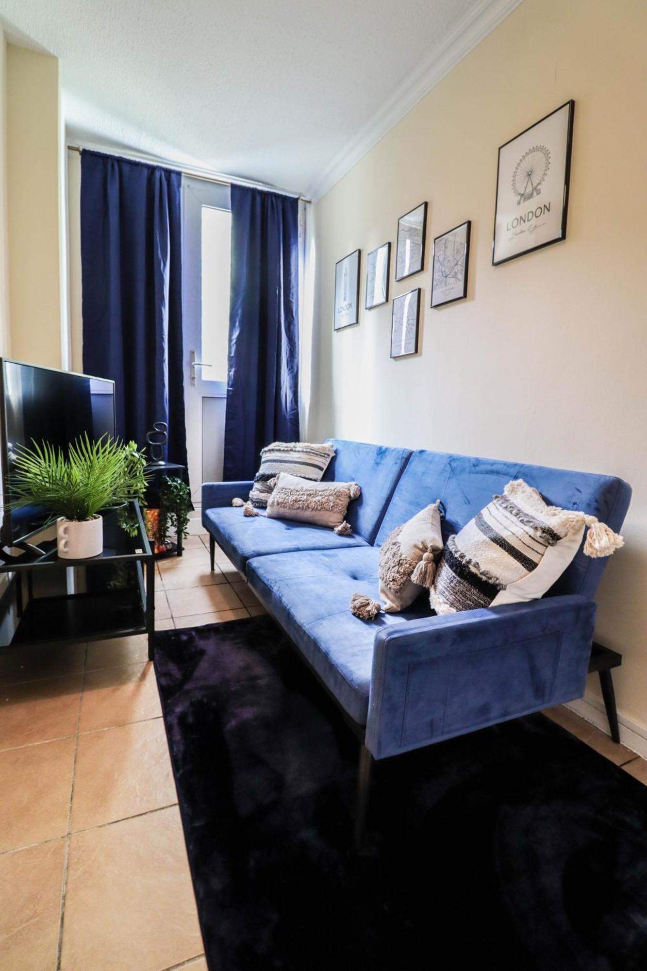 Appartement Cosy Property Right By Warren Street Station! Free Wifi! Londen