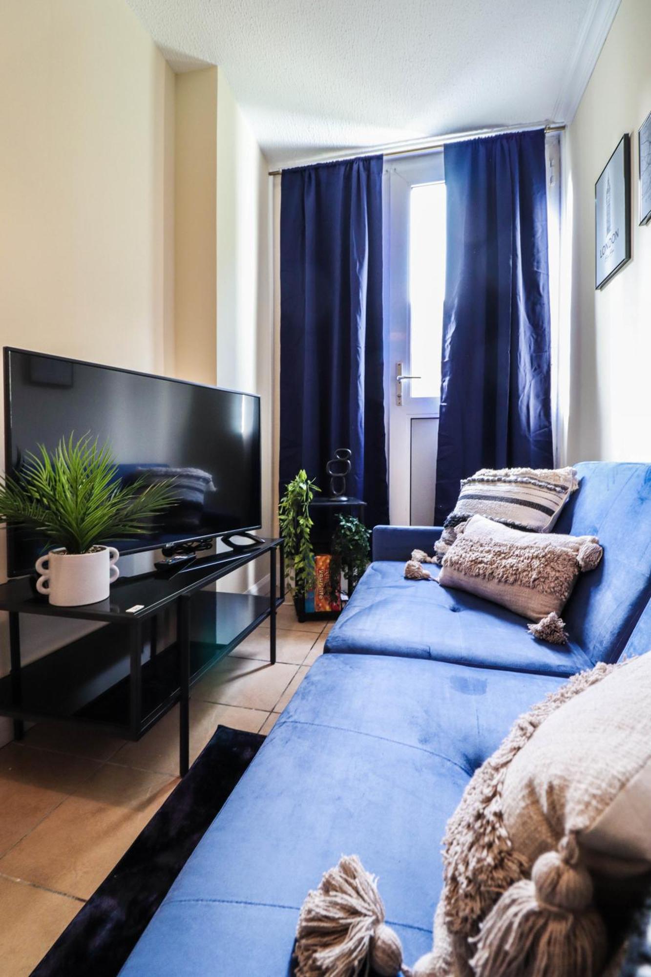 Cosy Property Right By Warren Street Station! Free Wifi! Londen