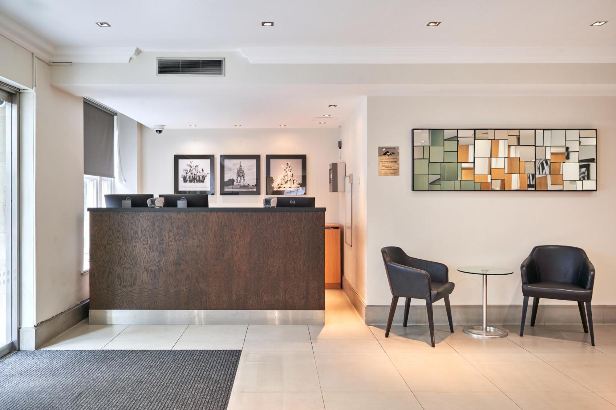 Thistle Park Lane Hotel 4*