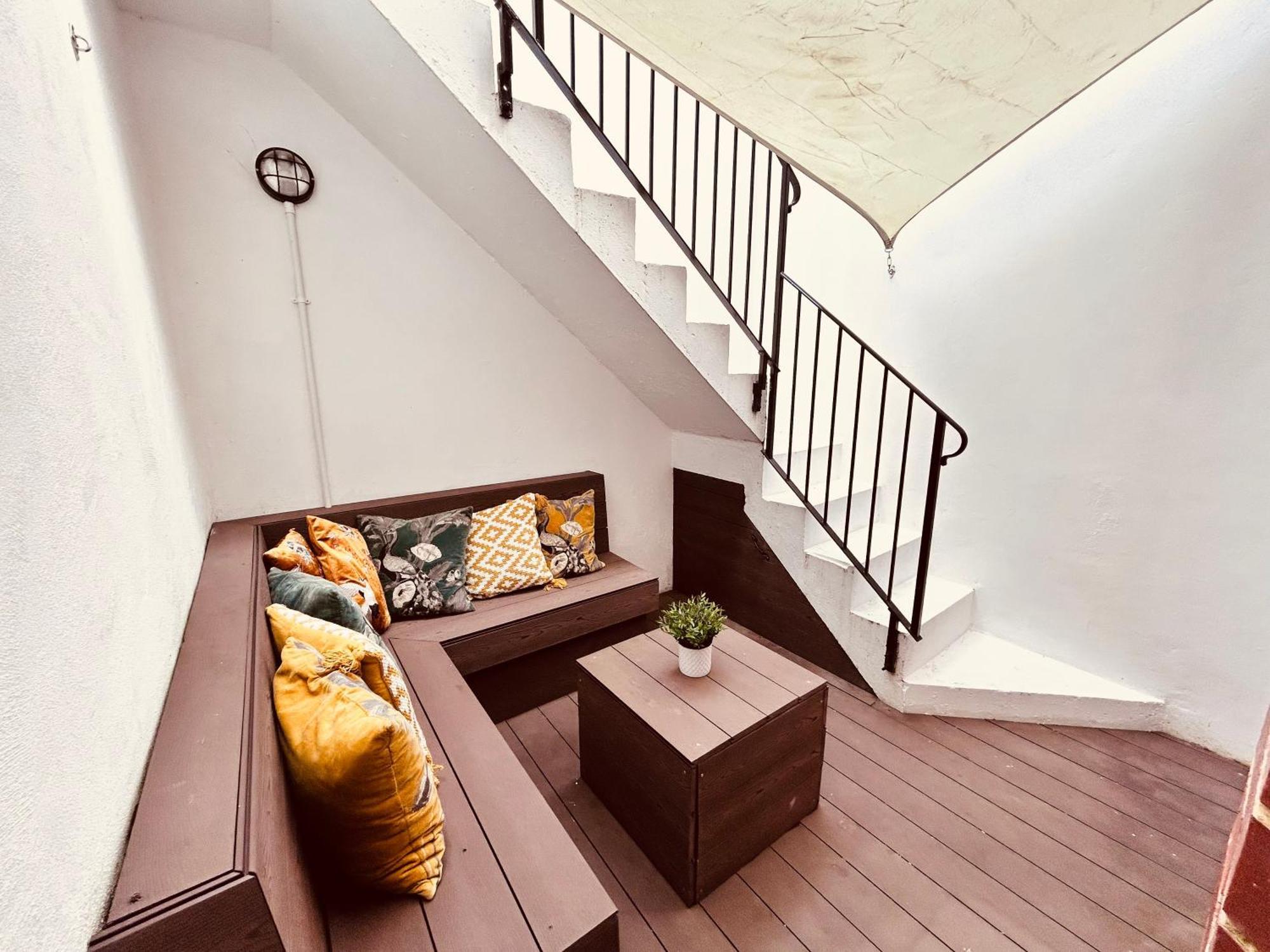 Stunning Spacious B.apt. Slps.4 London