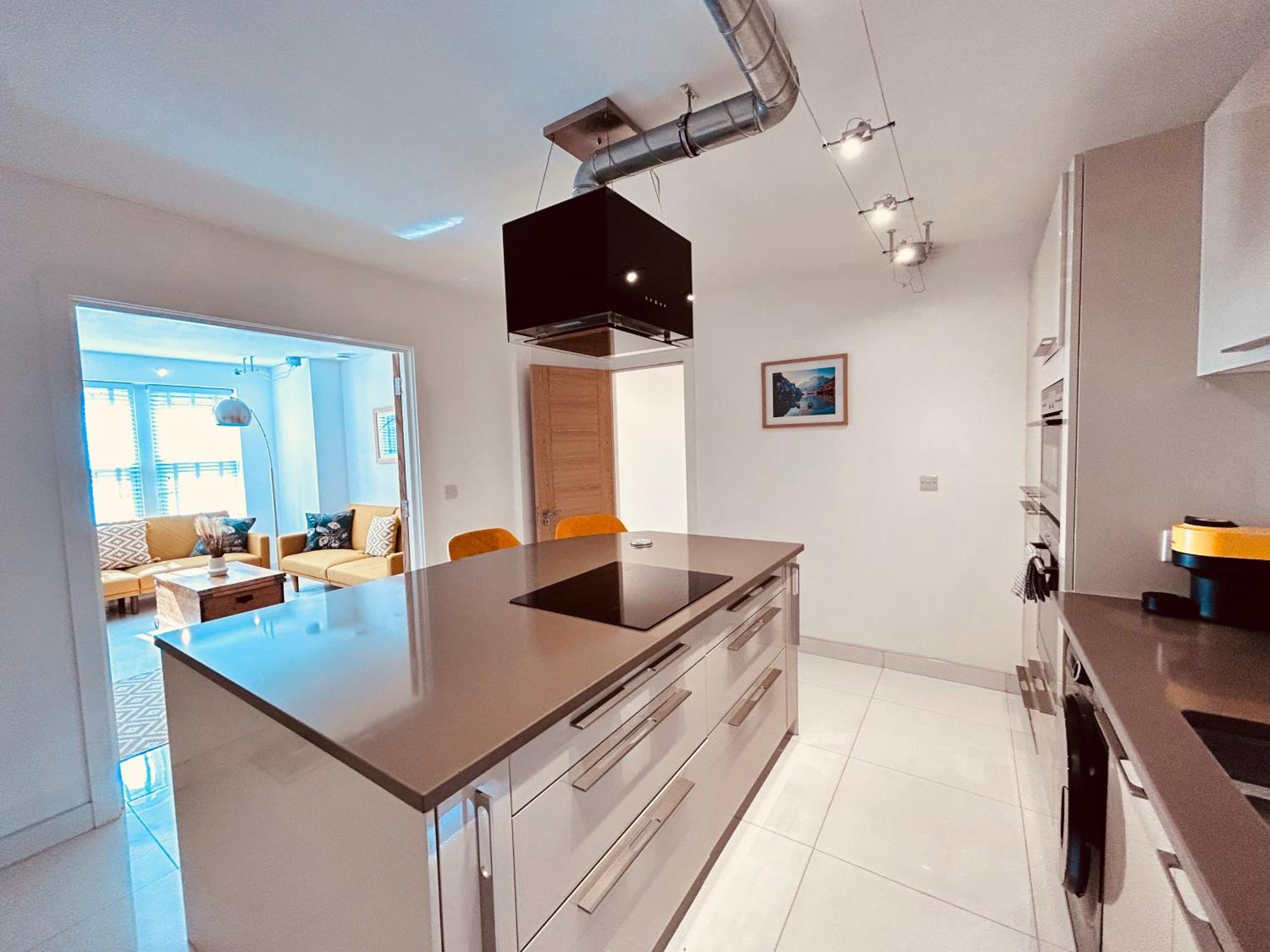 Apartment Stunning Spacious B.apt. Slps.4 *