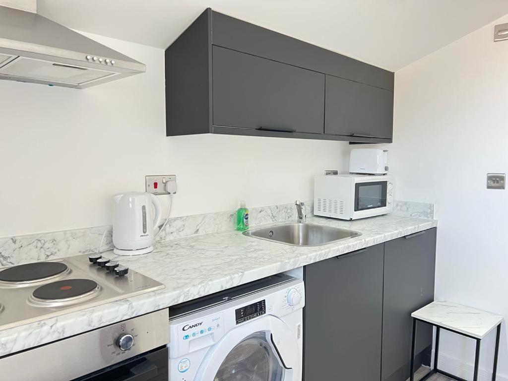 Studio Apartment *