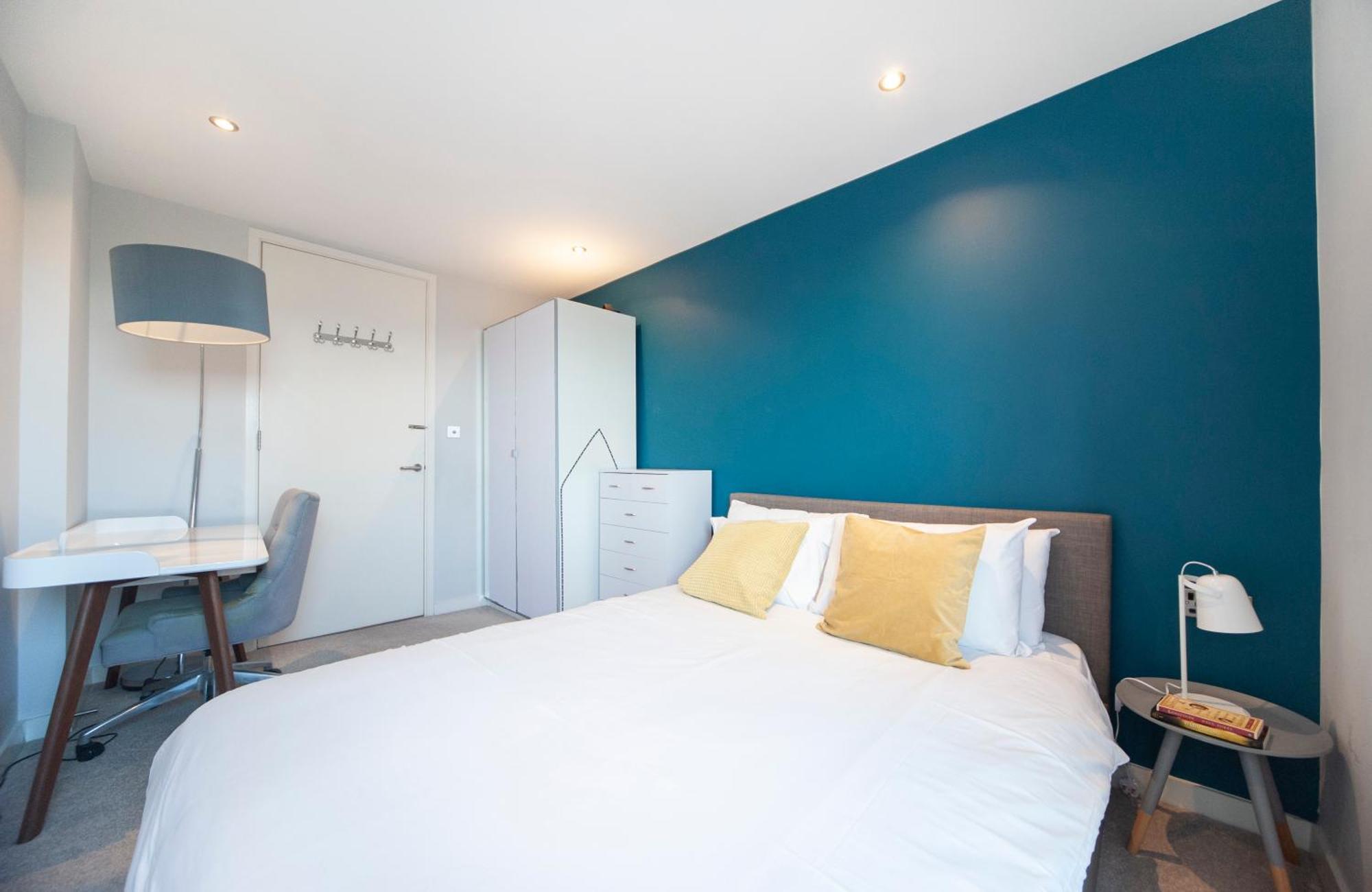 Floor - 2 Bed/2 Bath + Private Balcony Apartment