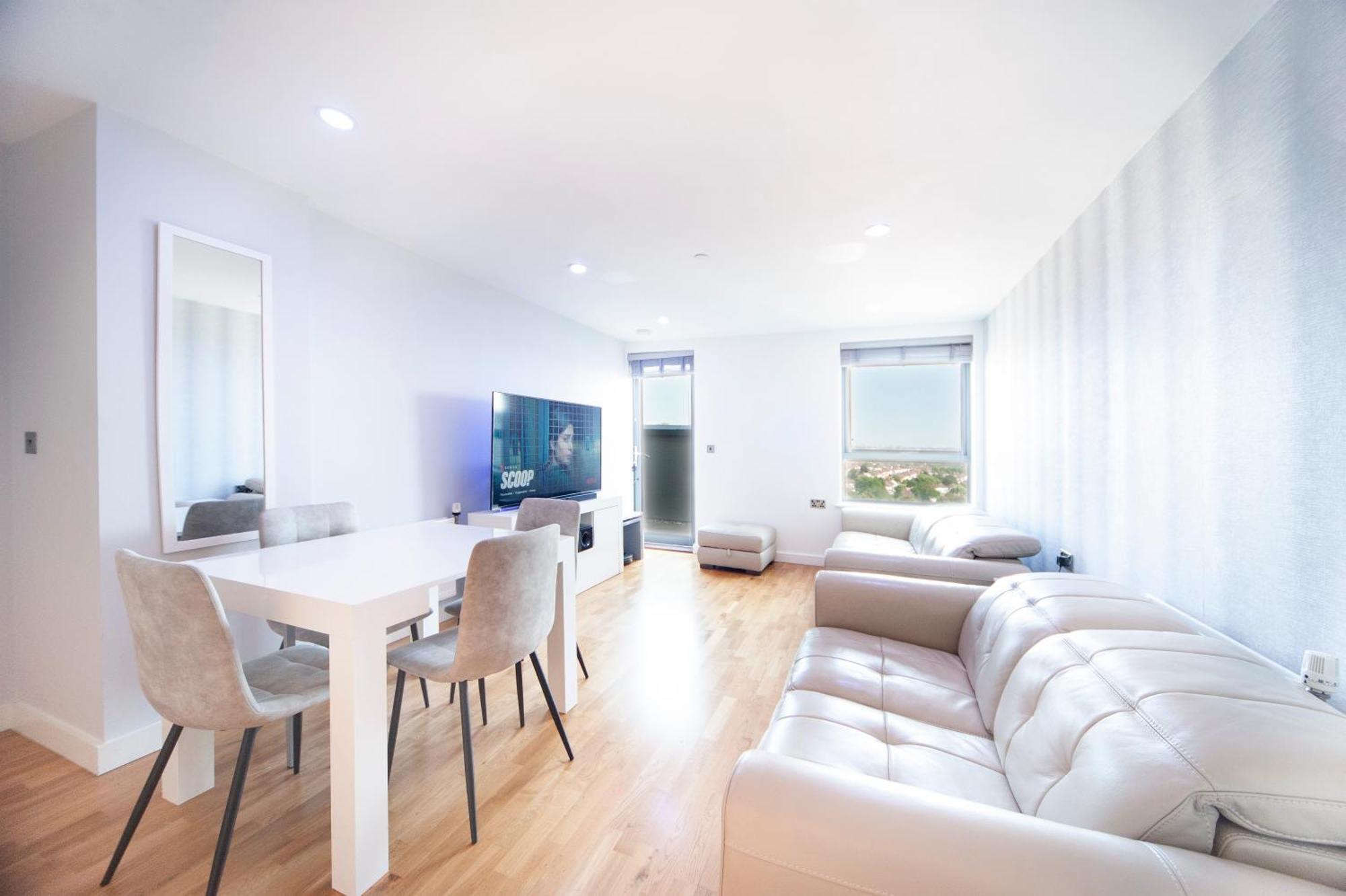 Apartment Floor - 2 Bed/2 Bath + Private Balcony