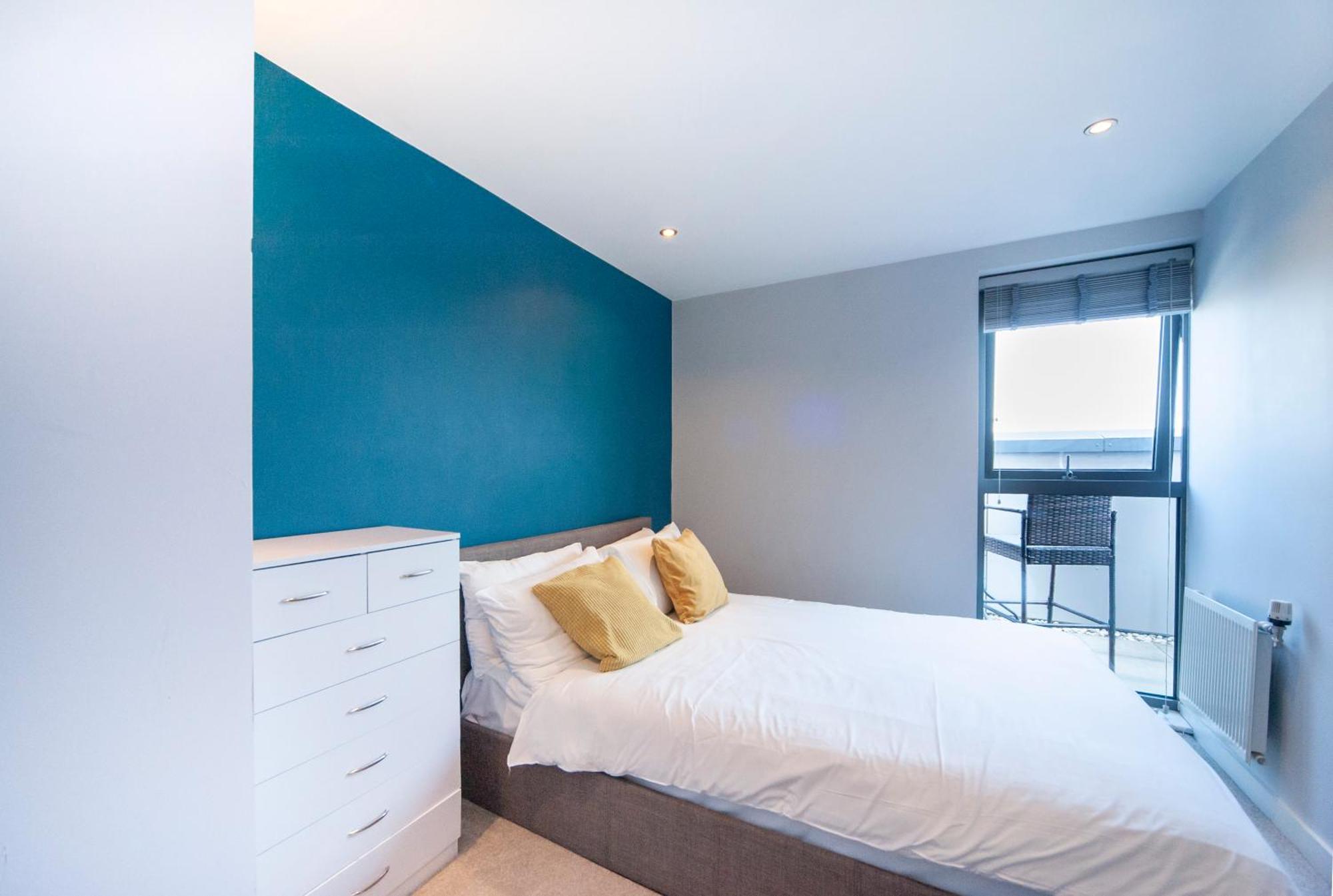 Apartment Floor - 2 Bed/2 Bath + Private Balcony *