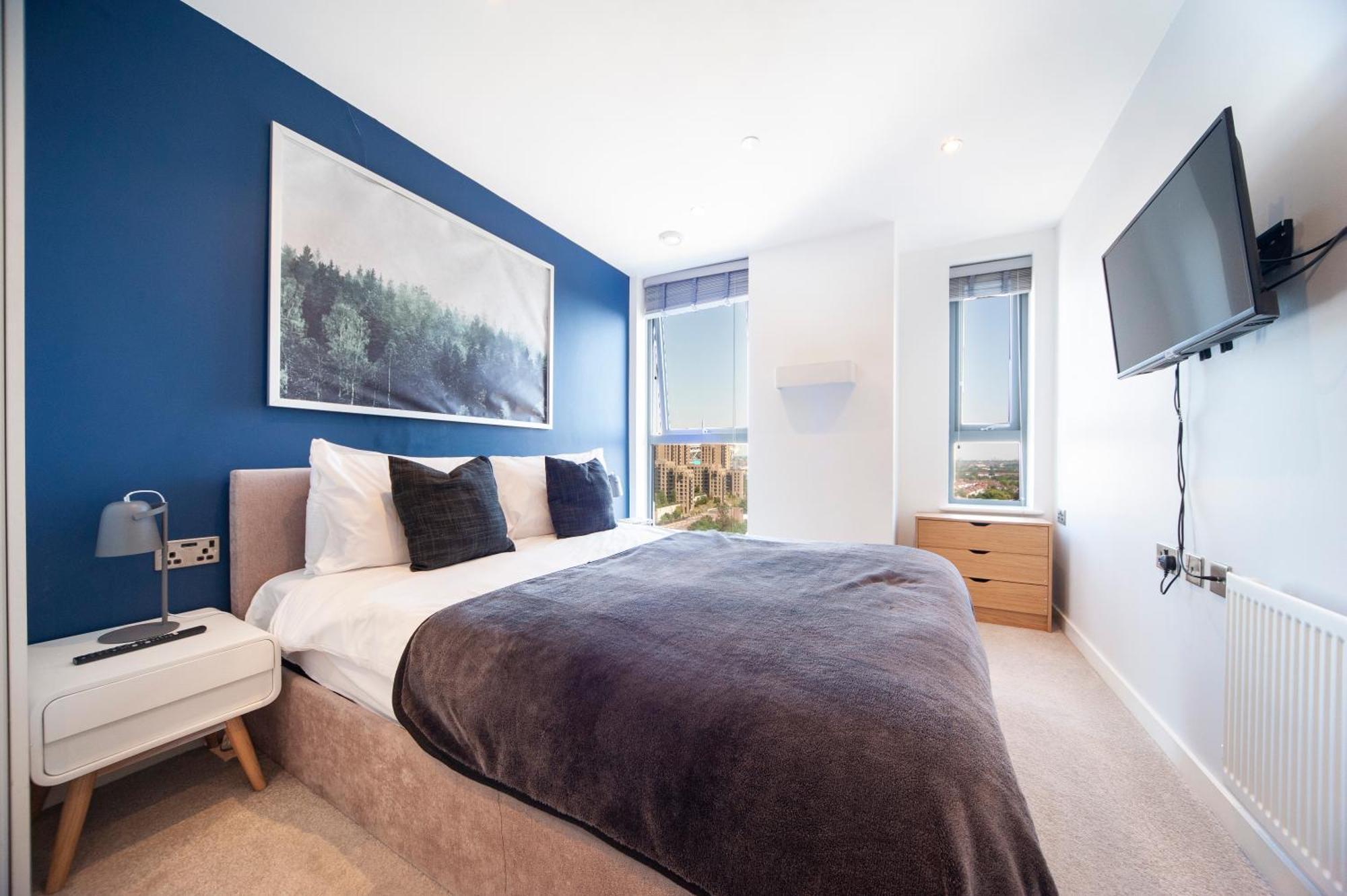 Floor - 2 Bed/2 Bath + Private Balcony Apartment