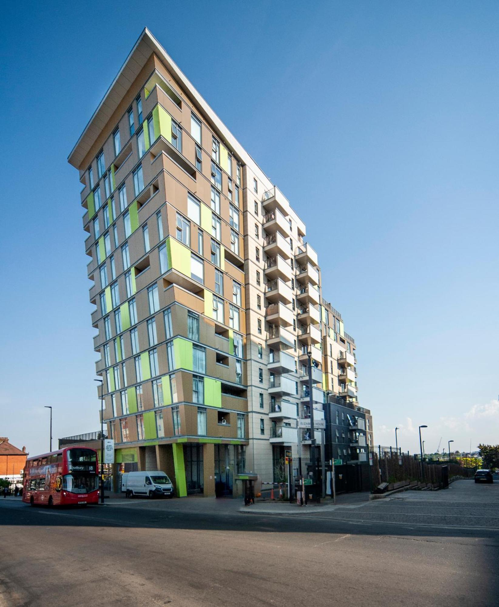 Apartment Floor - 2 Bed/2 Bath + Private Balcony