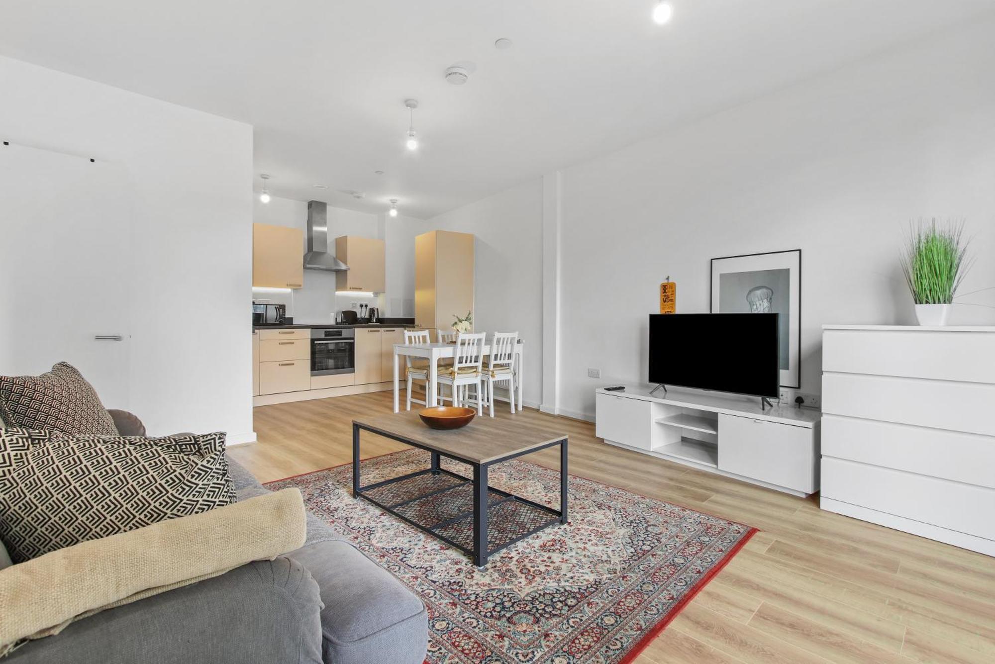 Centrally Located - Modern - 2bed - 2bath * Londen