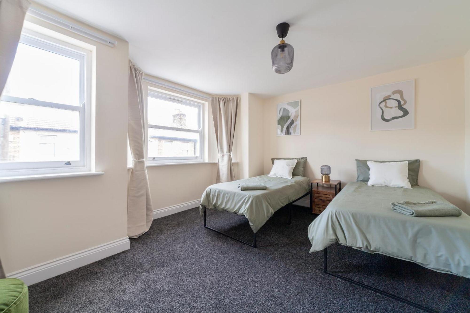 Arte Serviced Stratford - 3 Bedrooms 2 Bathrooms London, Stratford, Maryland, Free Parking, Garden, Weekly Or Monthly - Up To 8 Guests Ferienhaus *