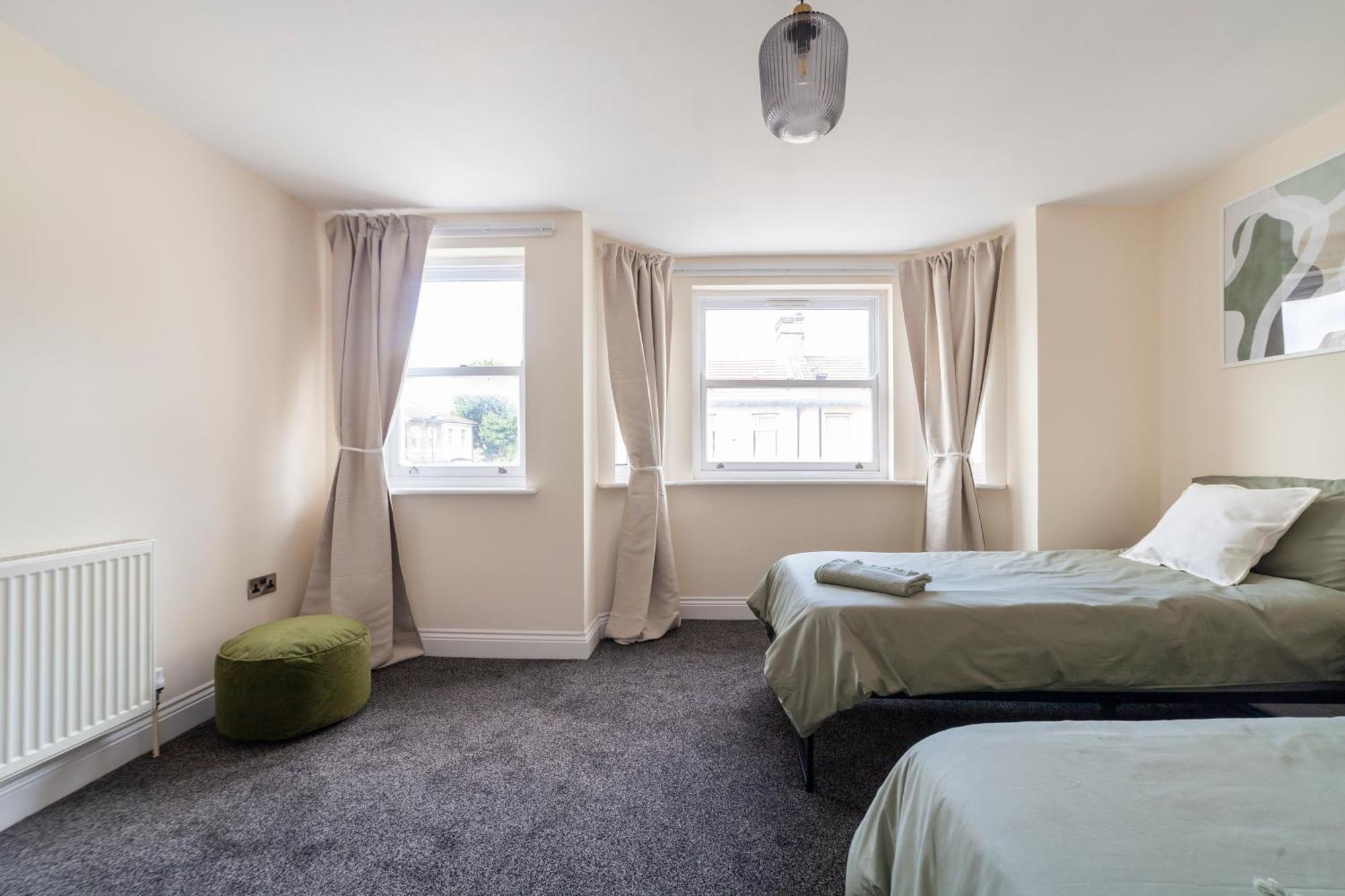 Ferienhaus Arte Serviced Stratford - 3 Bedrooms 2 Bathrooms London, Stratford, Maryland, Free Parking, Garden, Weekly Or Monthly - Up To 8 Guests London