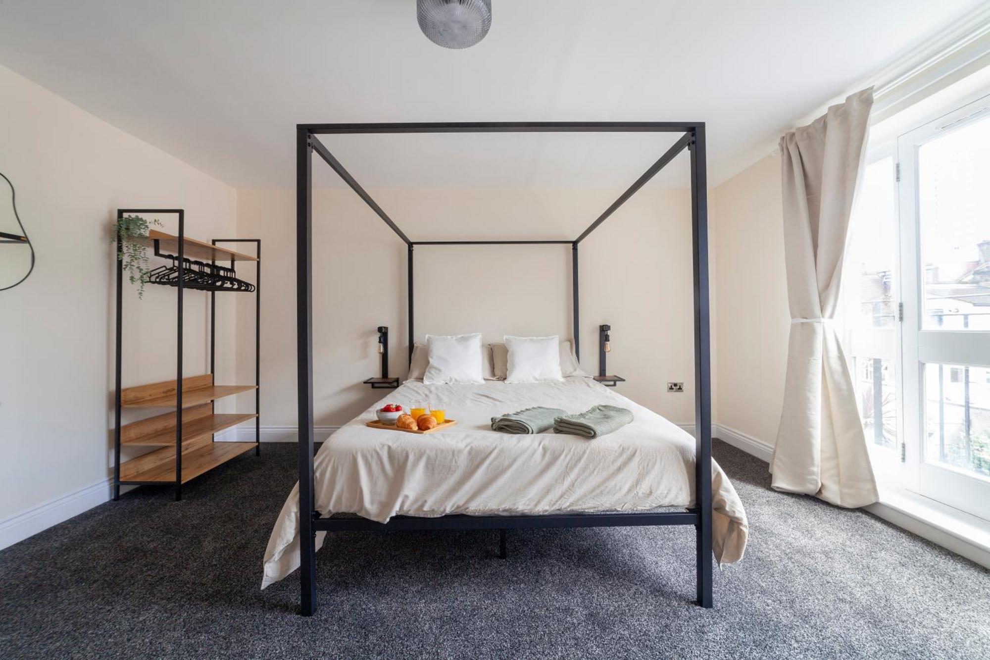 Arte Serviced Stratford - 3 Bedrooms 2 Bathrooms London, Stratford, Maryland, Free Parking, Garden, Weekly Or Monthly - Up To 8 Guests * London