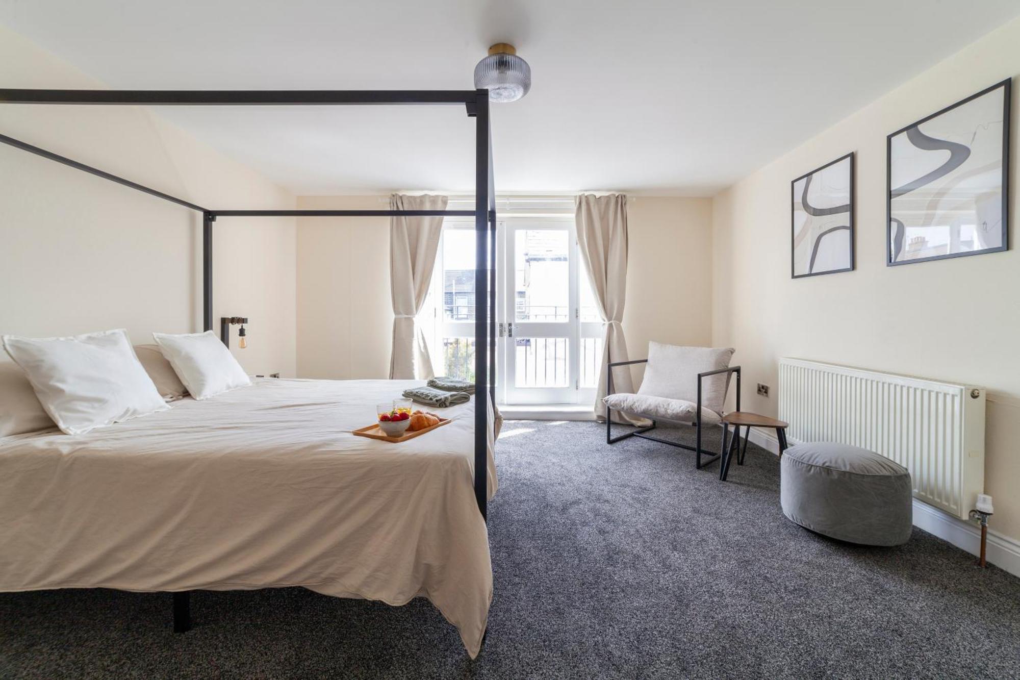 Arte Serviced Stratford - 3 Bedrooms 2 Bathrooms London, Stratford, Maryland, Free Parking, Garden, Weekly Or Monthly - Up To 8 Guests Vakantiehuis