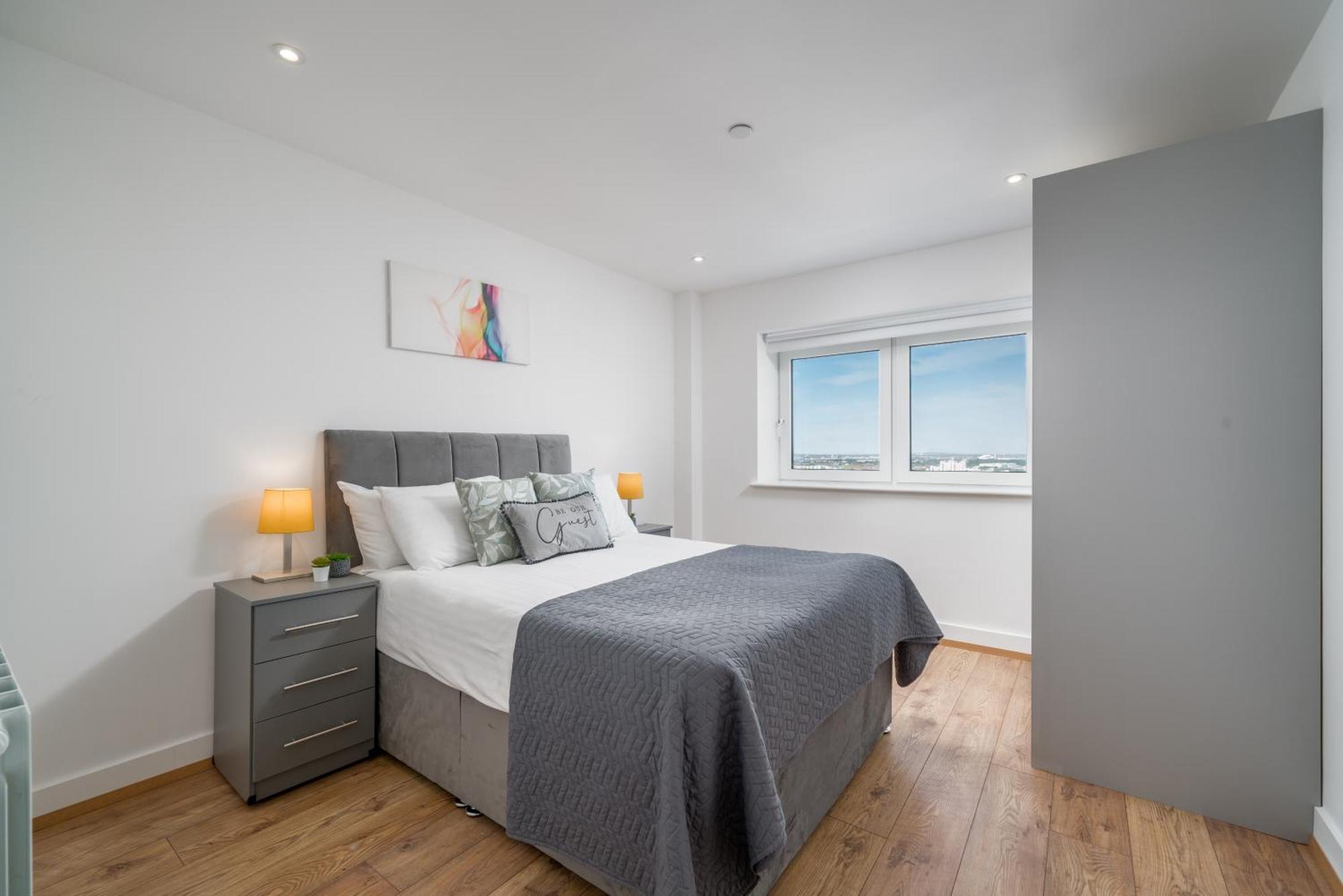 Skyvillion: Riverside With Views Apartment *