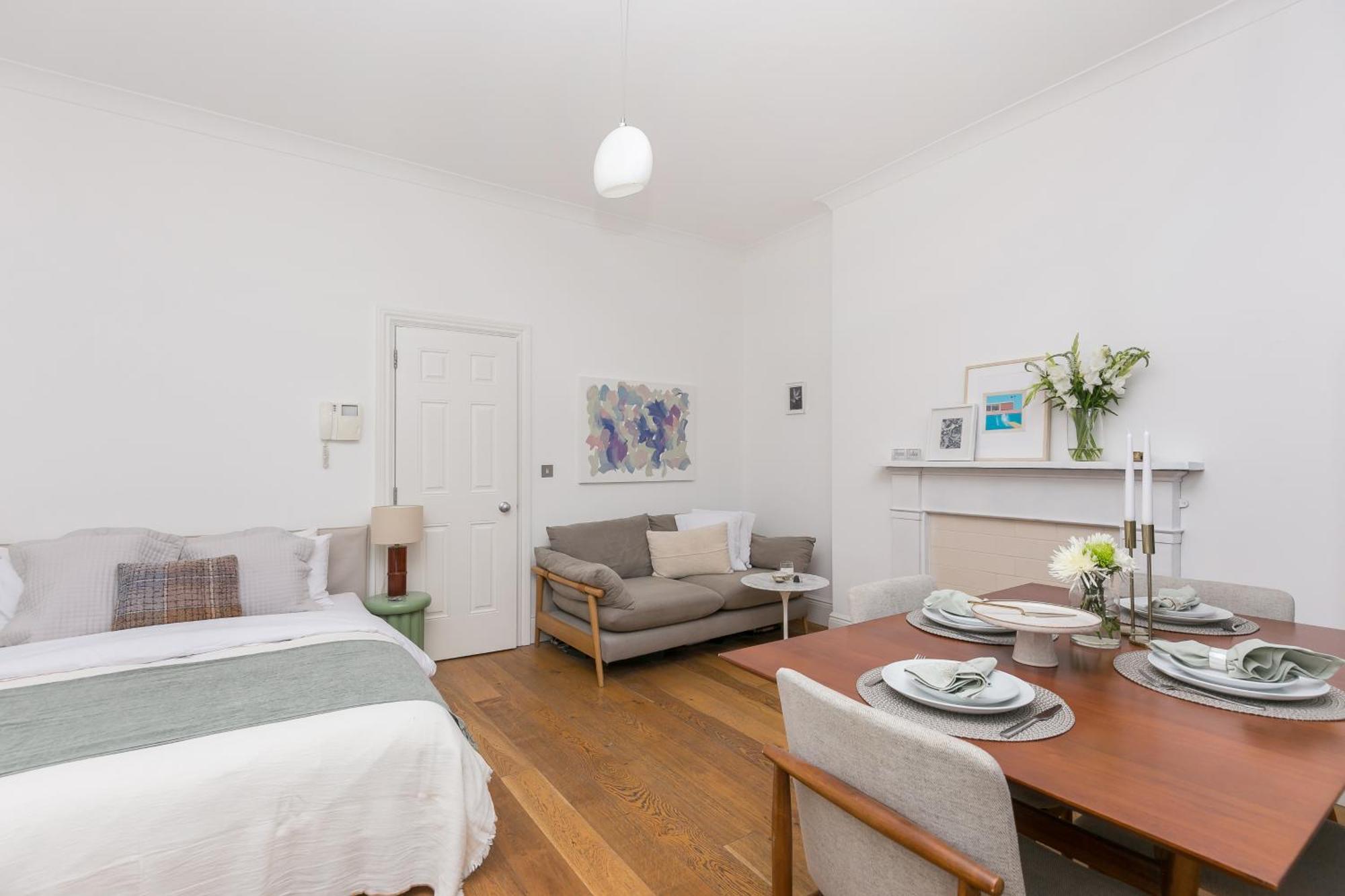 Light Filled With View Of Regents Park Appartement *