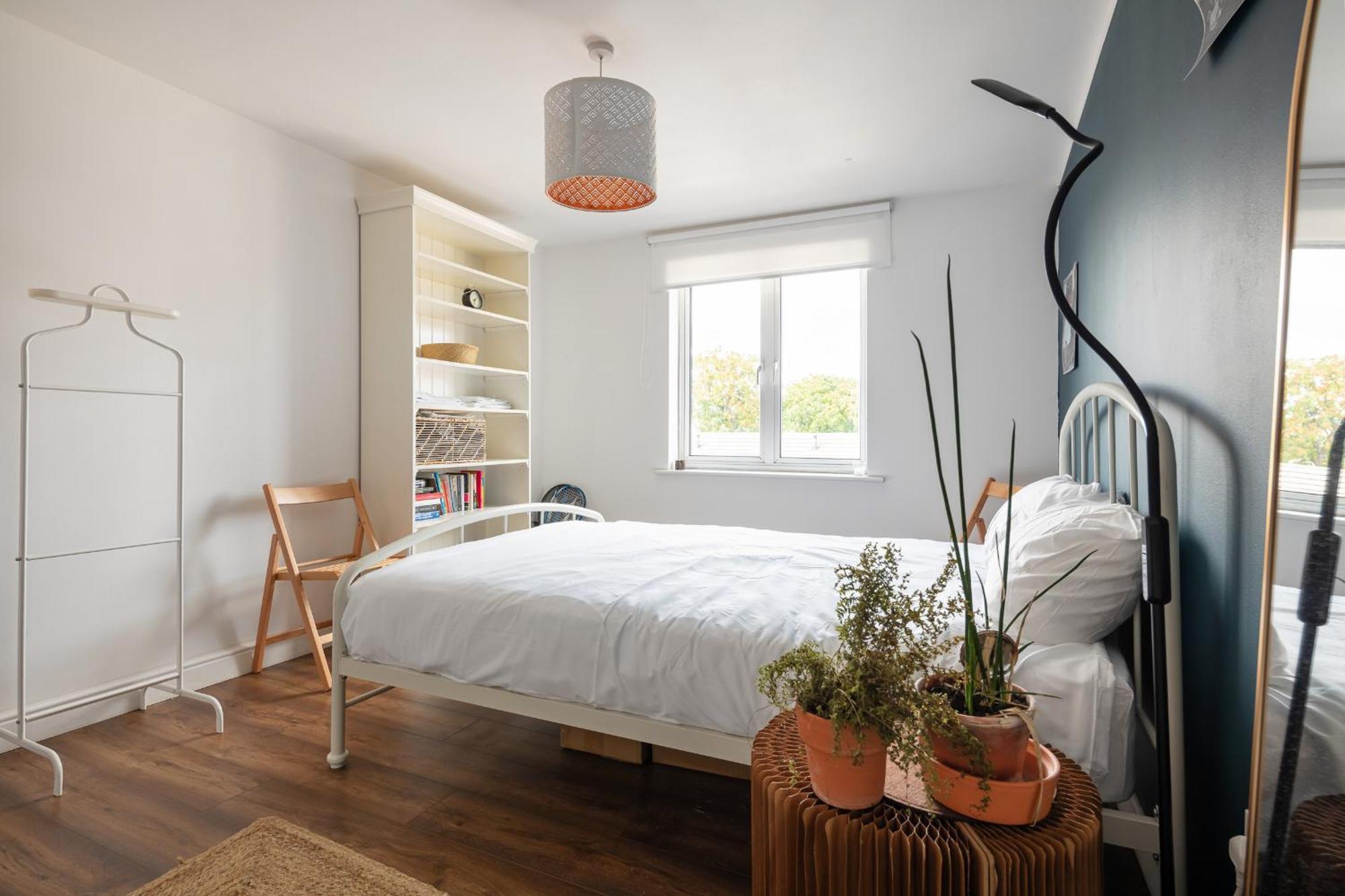 Orange Flat By Lower Regent Canal Londres