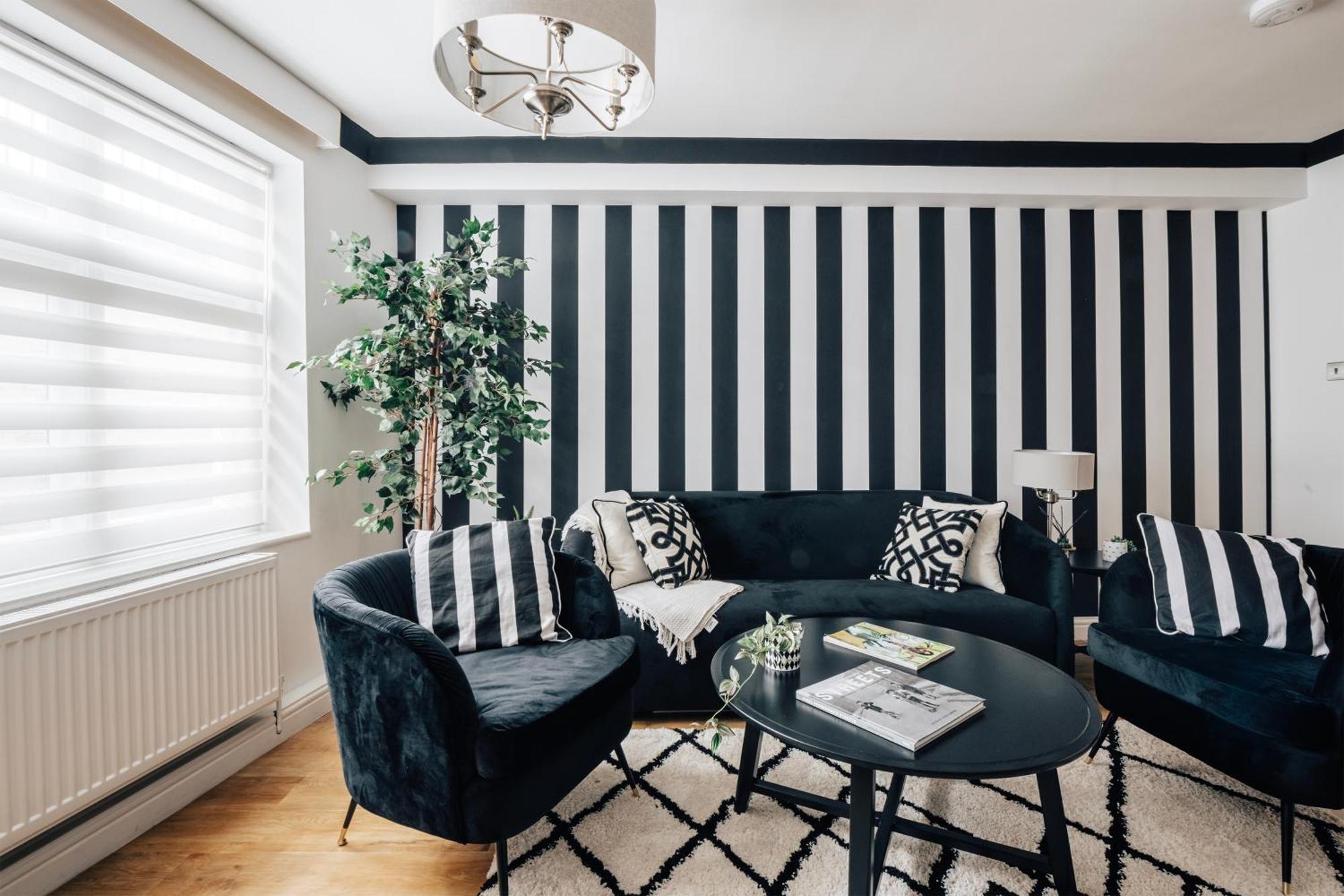 Chic 1 Bed Flat Zone 2 Hampstead Swiss London