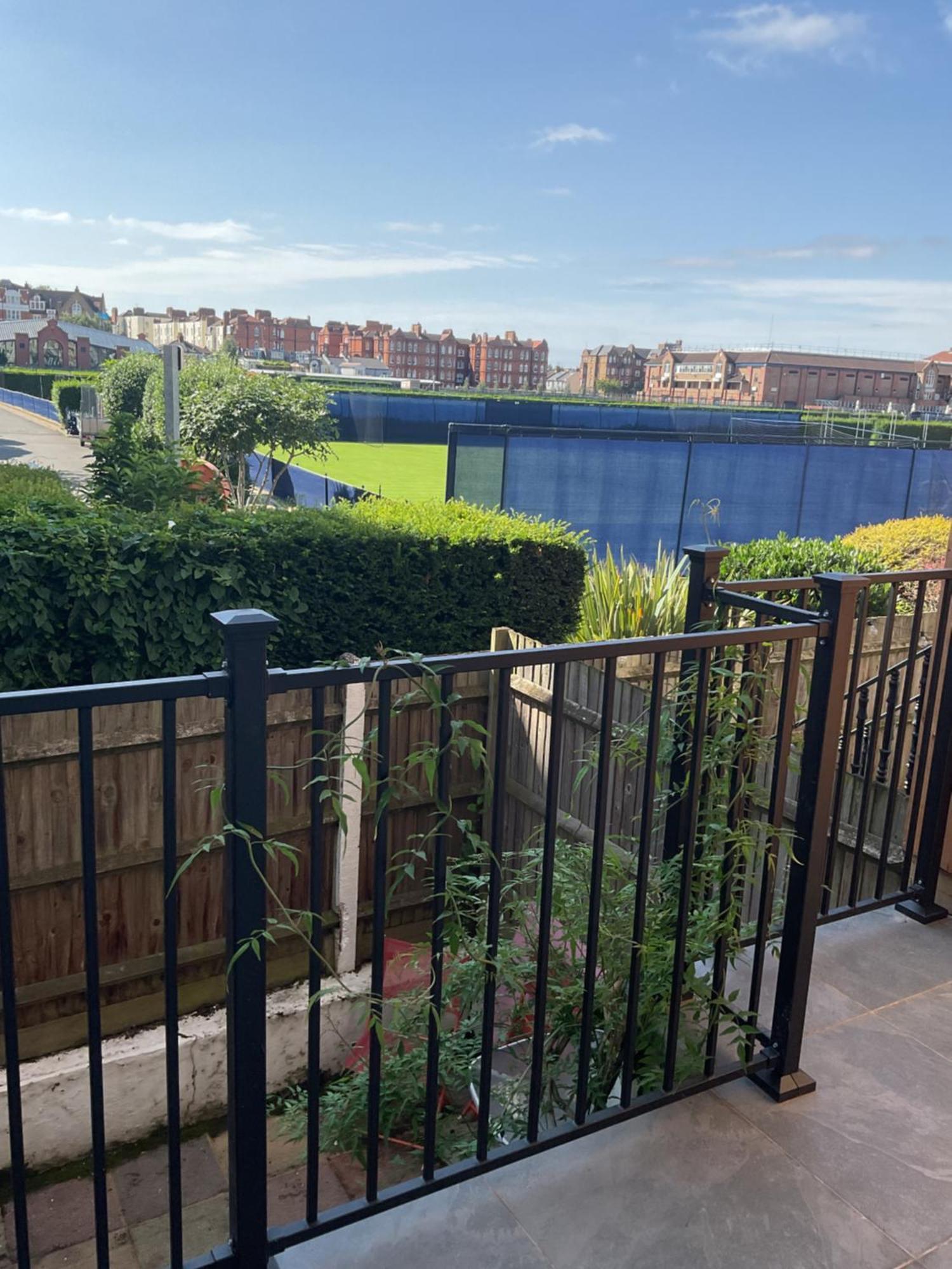 Apartment Queens View London